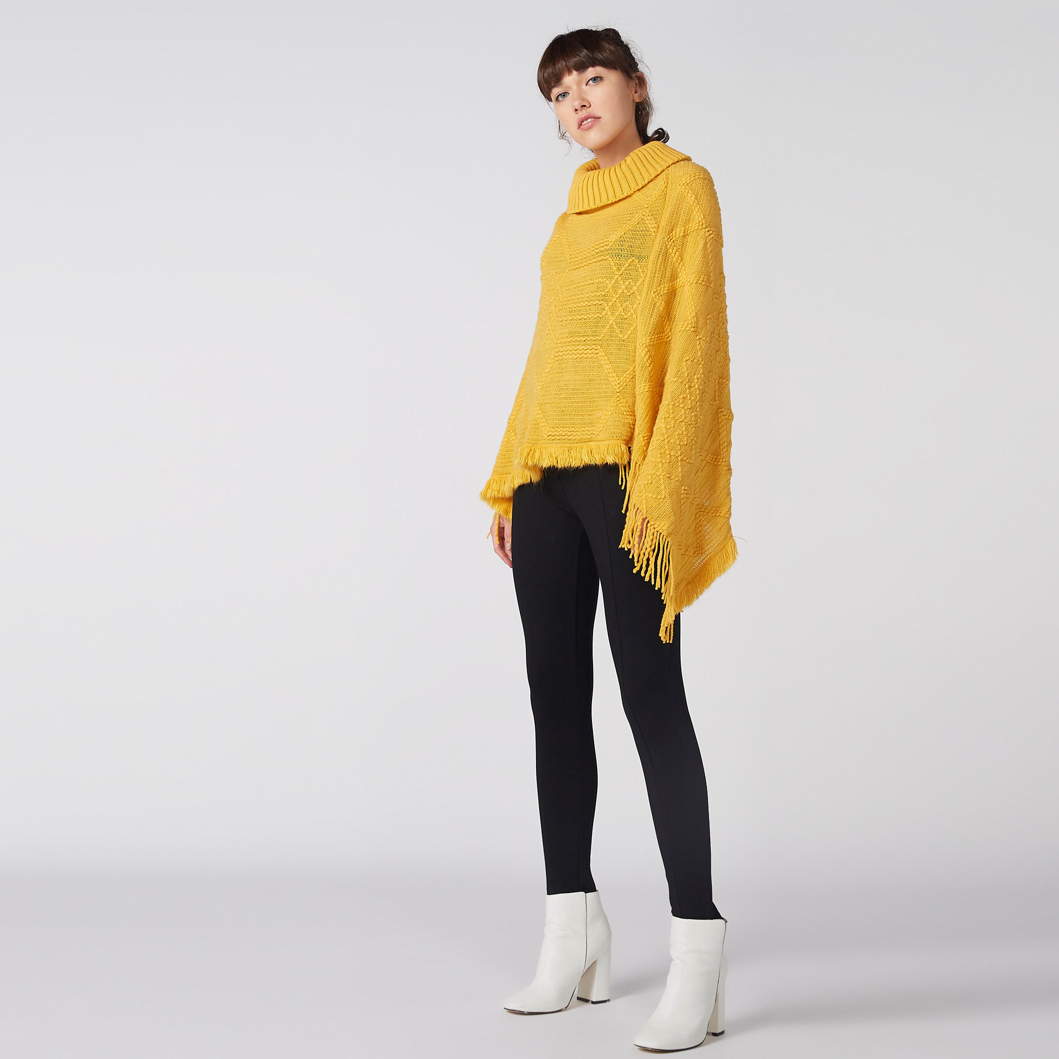 سترة بتصميم بونشو بارزة الملمس وياقة مستديرة ضيّقة وشراشيب-women-winterwear-cardigansandjumpers-cardigans-image-5