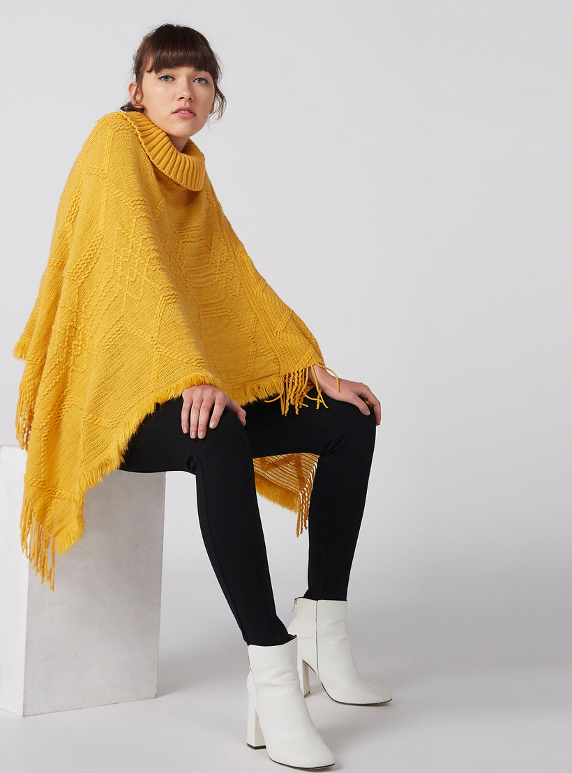 سترة بتصميم بونشو بارزة الملمس وياقة مستديرة ضيّقة وشراشيب-women-winterwear-cardigansandjumpers-cardigans-image-6