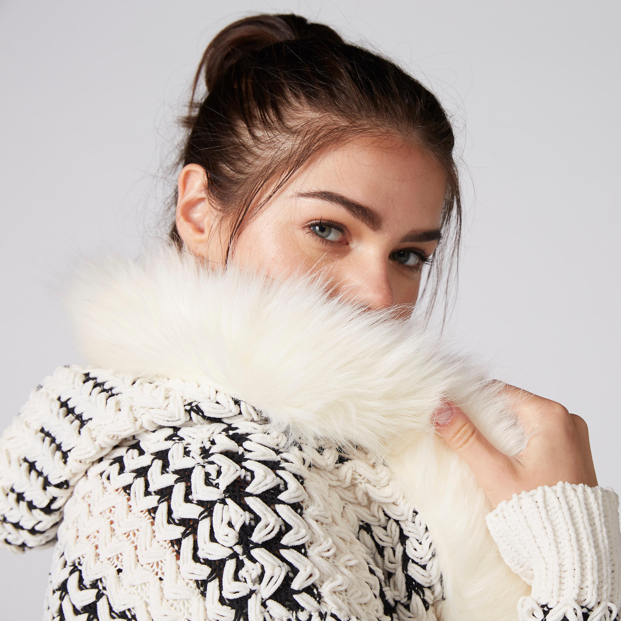 كارديجن بتفاصيل قطيفة وأكمام طويلة وقبّعة-women-winterwear-hoodiesandsweatshirts-hoodies-image-4