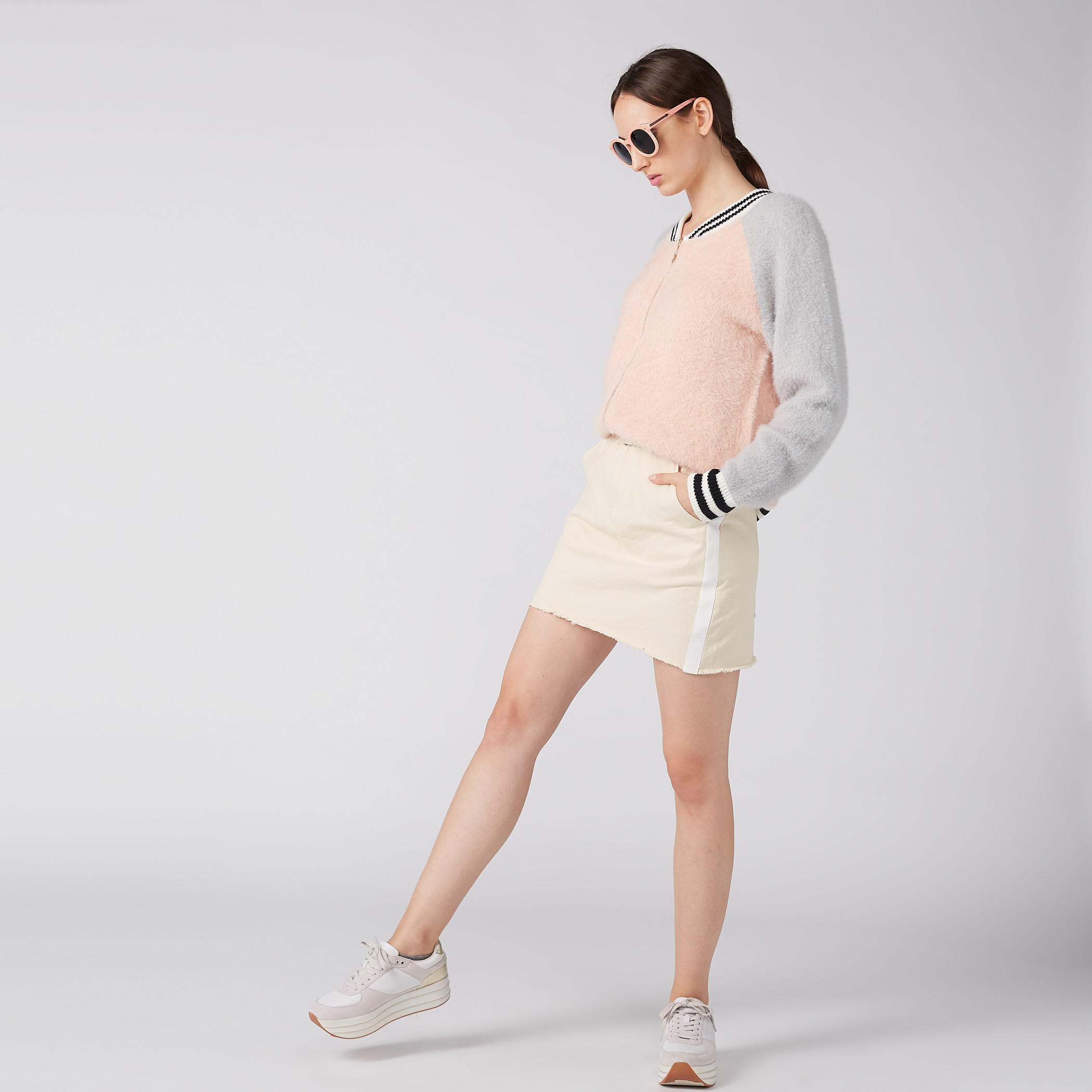 جاكيت بأكمام مغايرة وسحّاب إغلاق وتفاصيل قطيفة-women-winterwear-coatsandjackets-jackets-image-4
