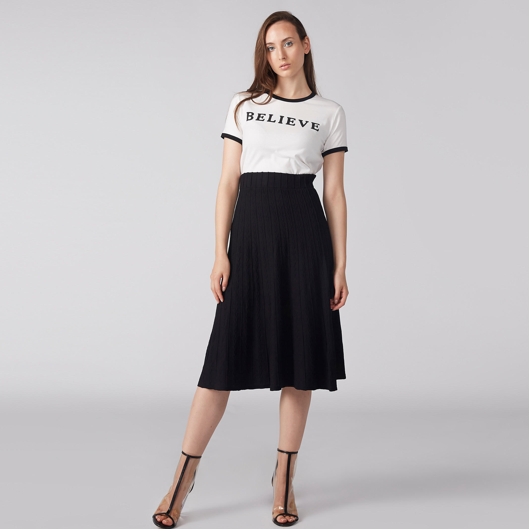 تنورة إيه لاين بارزة الملمس ومتوسطة الطول بخصر مطّاطي-women-clothing-bottoms-skirts-image-1