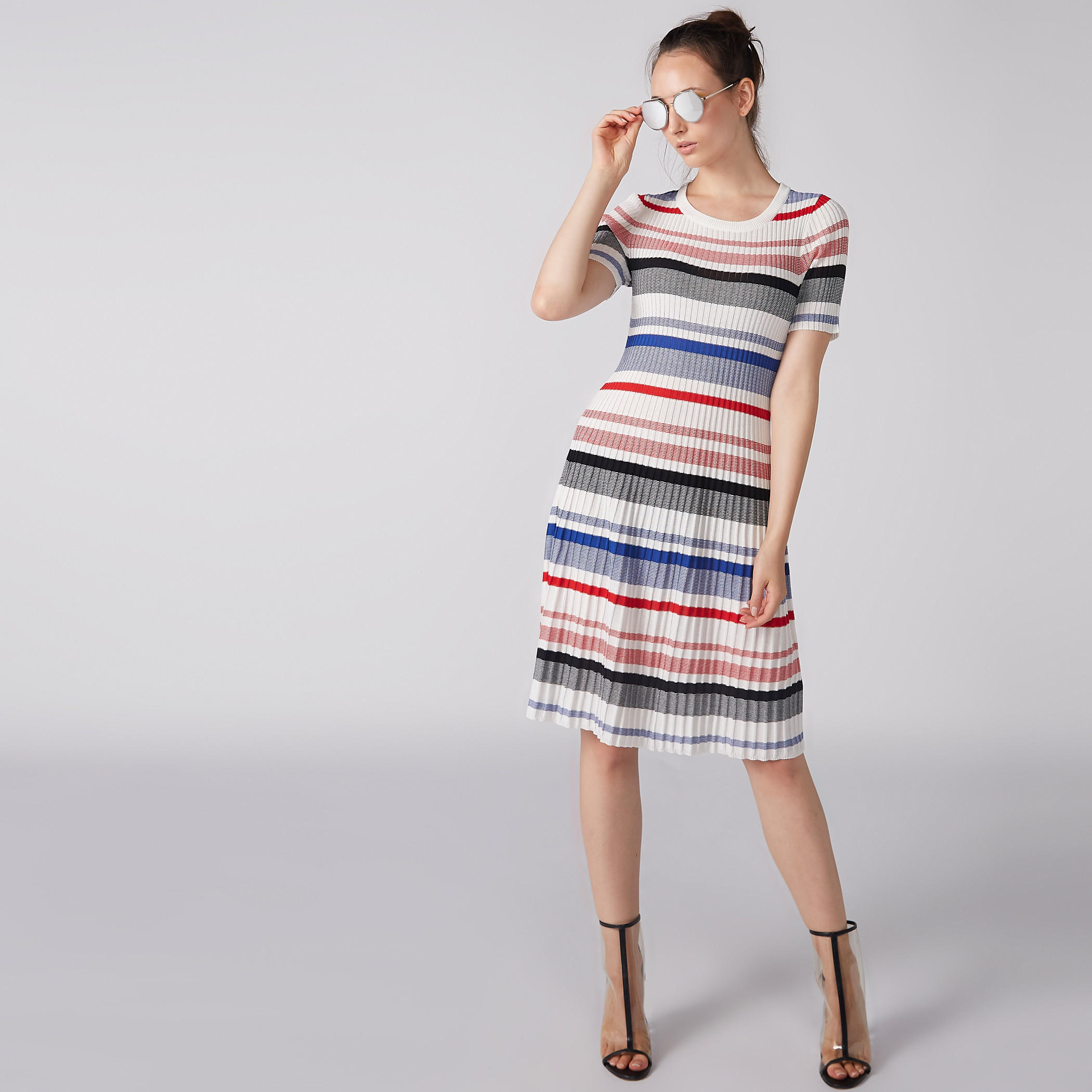 فستان مقلم بارز الملمس ومتوسط الطول بأكمام قصيرة-women-clothing-dresses-image-1
