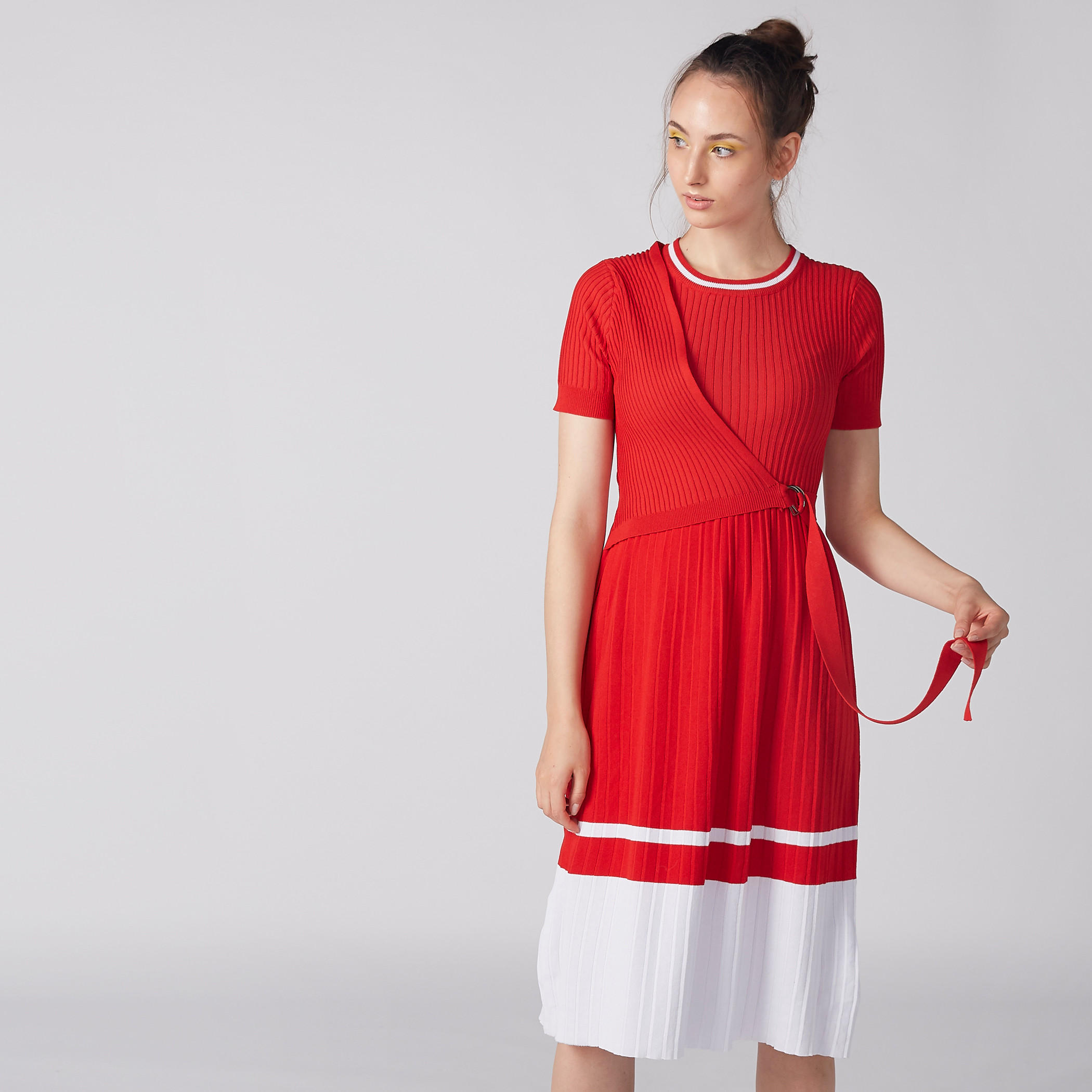 فستان بارز الملمس متوسط الطول بياقة مستديرة وأكمام قصيرة-women-clothing-dresses-image-1