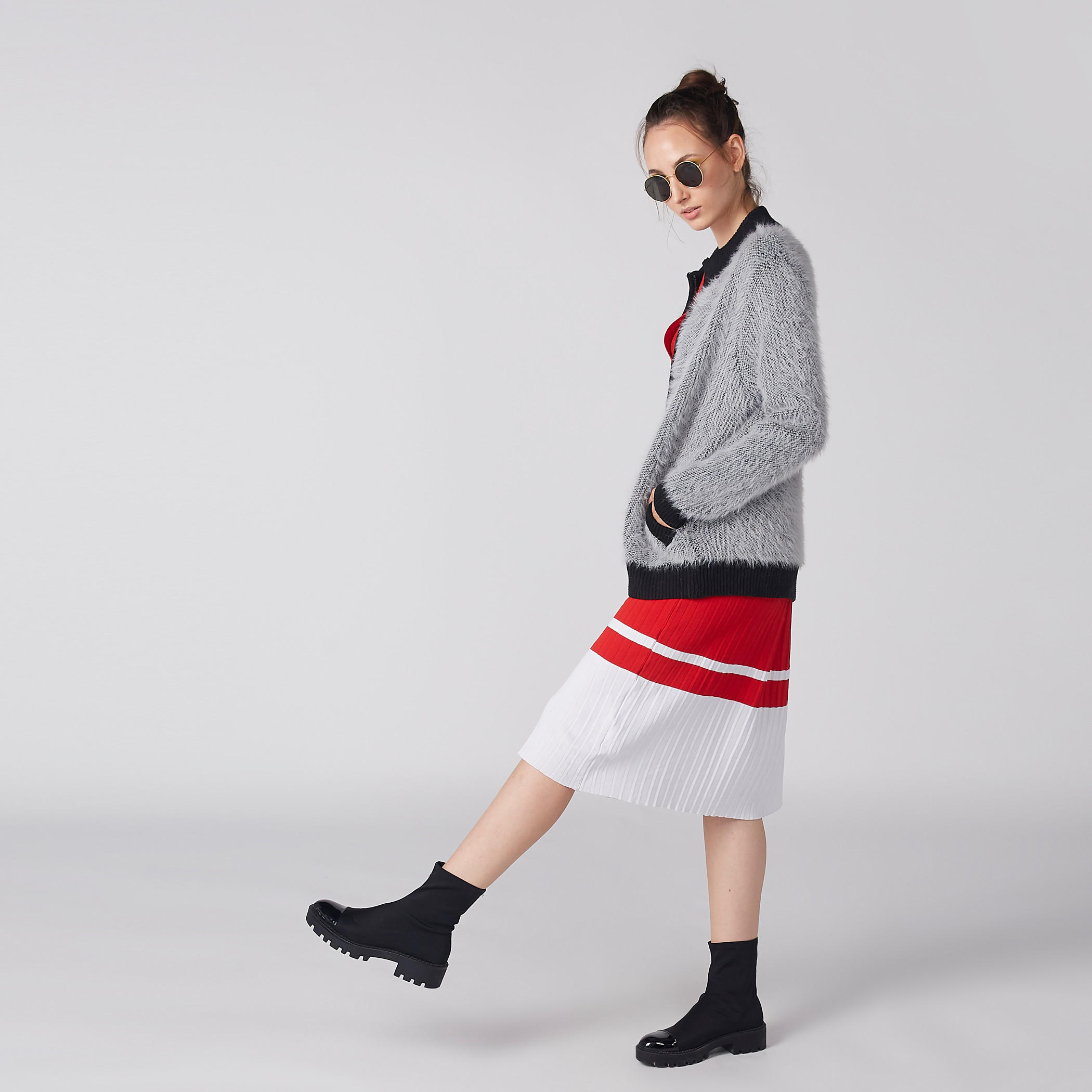 فستان بارز الملمس متوسط الطول بياقة مستديرة وأكمام قصيرة-women-clothing-dresses-image-4