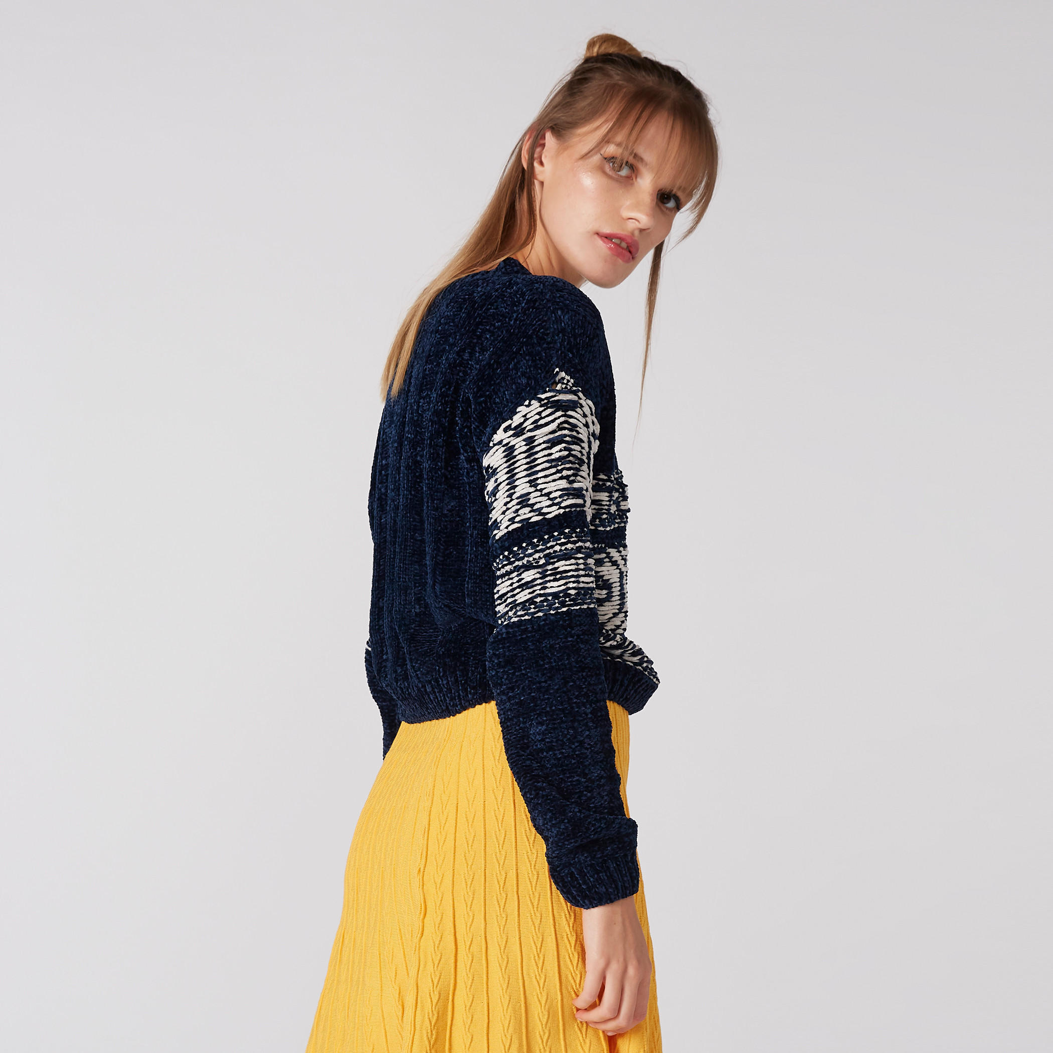 كنزة بارزة الملمس بأكمام طويلة وياقة مستديرة-women-clothing-cardigansandjumpers-jumpers-image-2