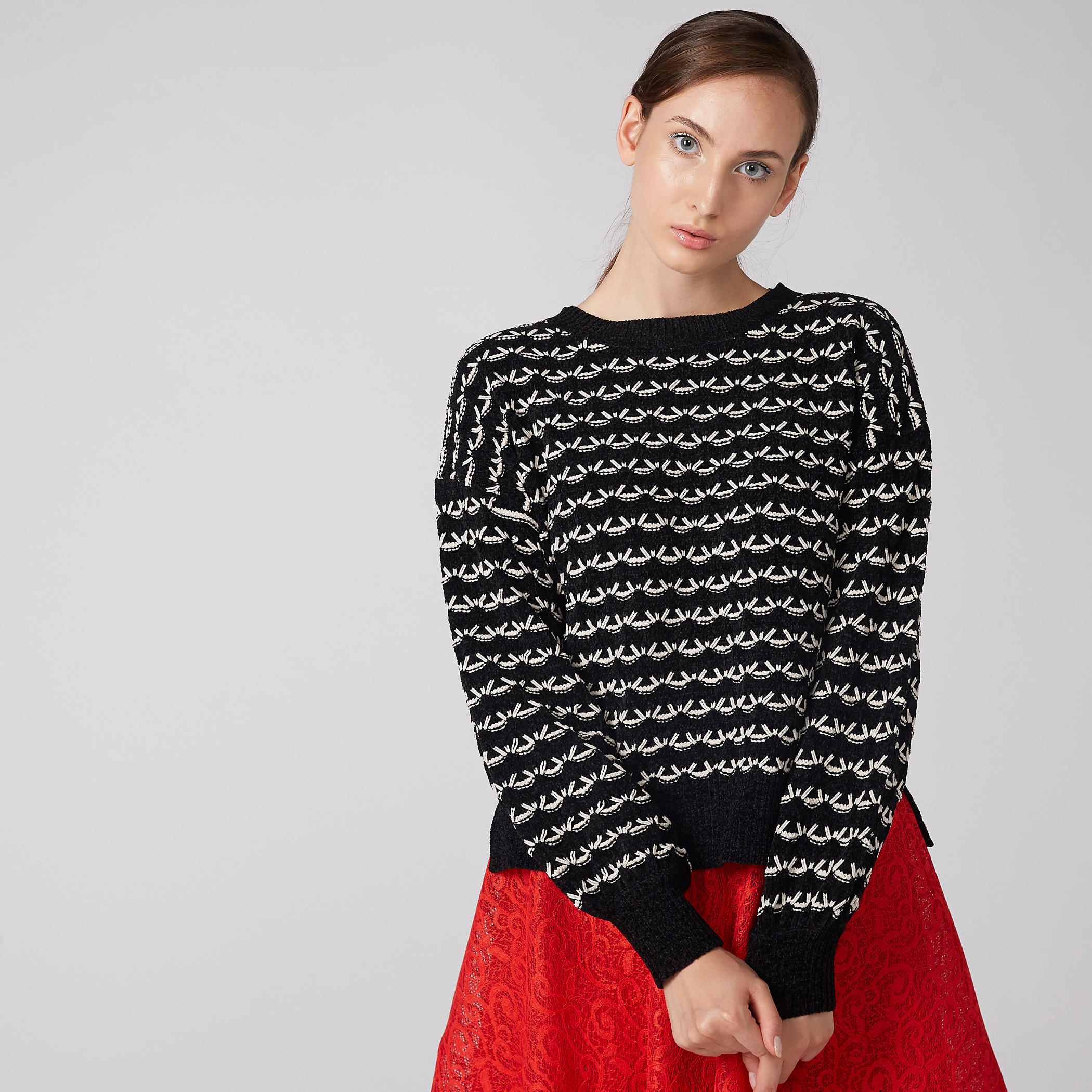 كنزة جاكارد بارزة الملمس بياقة مستديرة وأكمام طويلة-women-clothing-cardigansandjumpers-jumpers-image-1