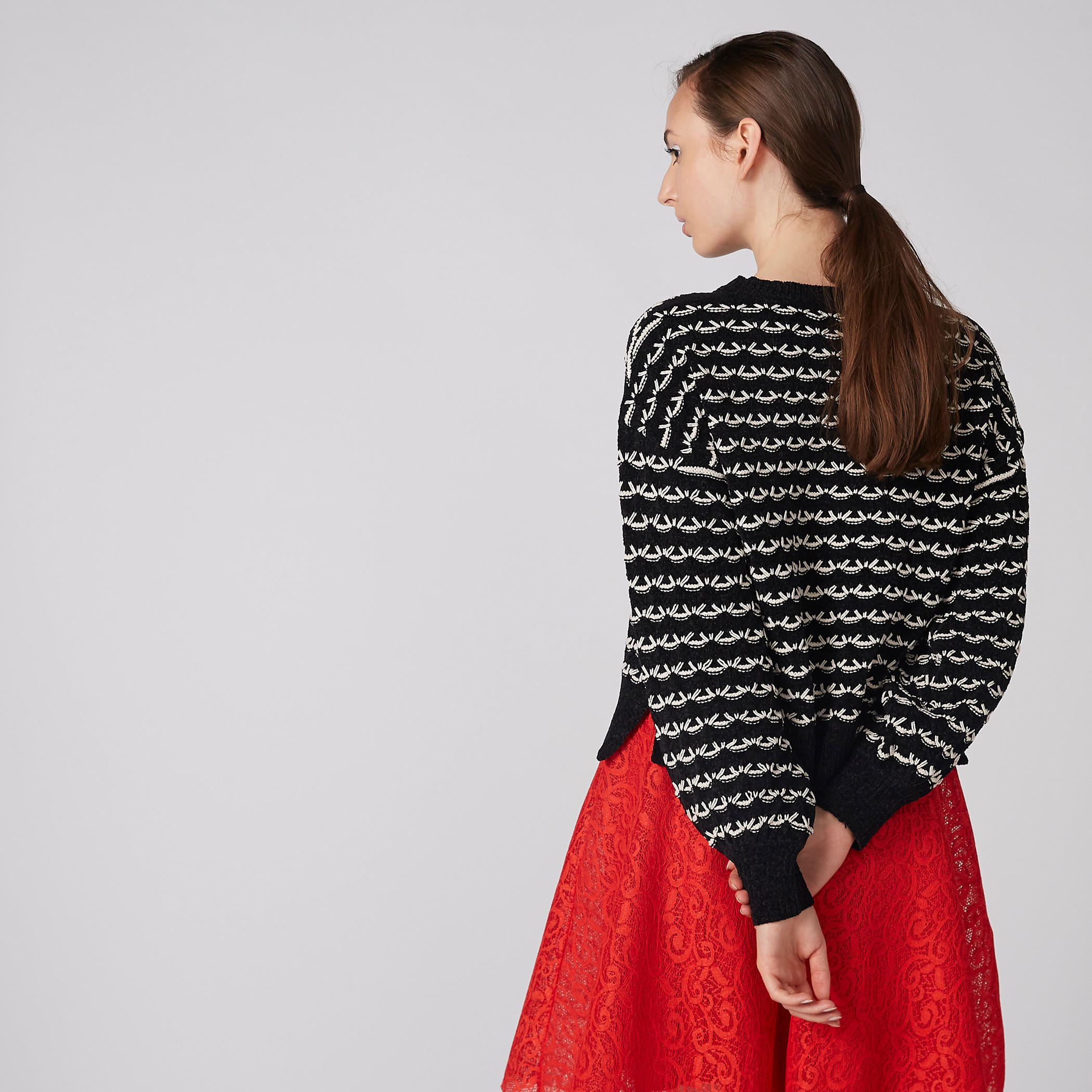 كنزة جاكارد بارزة الملمس بياقة مستديرة وأكمام طويلة-women-clothing-cardigansandjumpers-jumpers-image-2