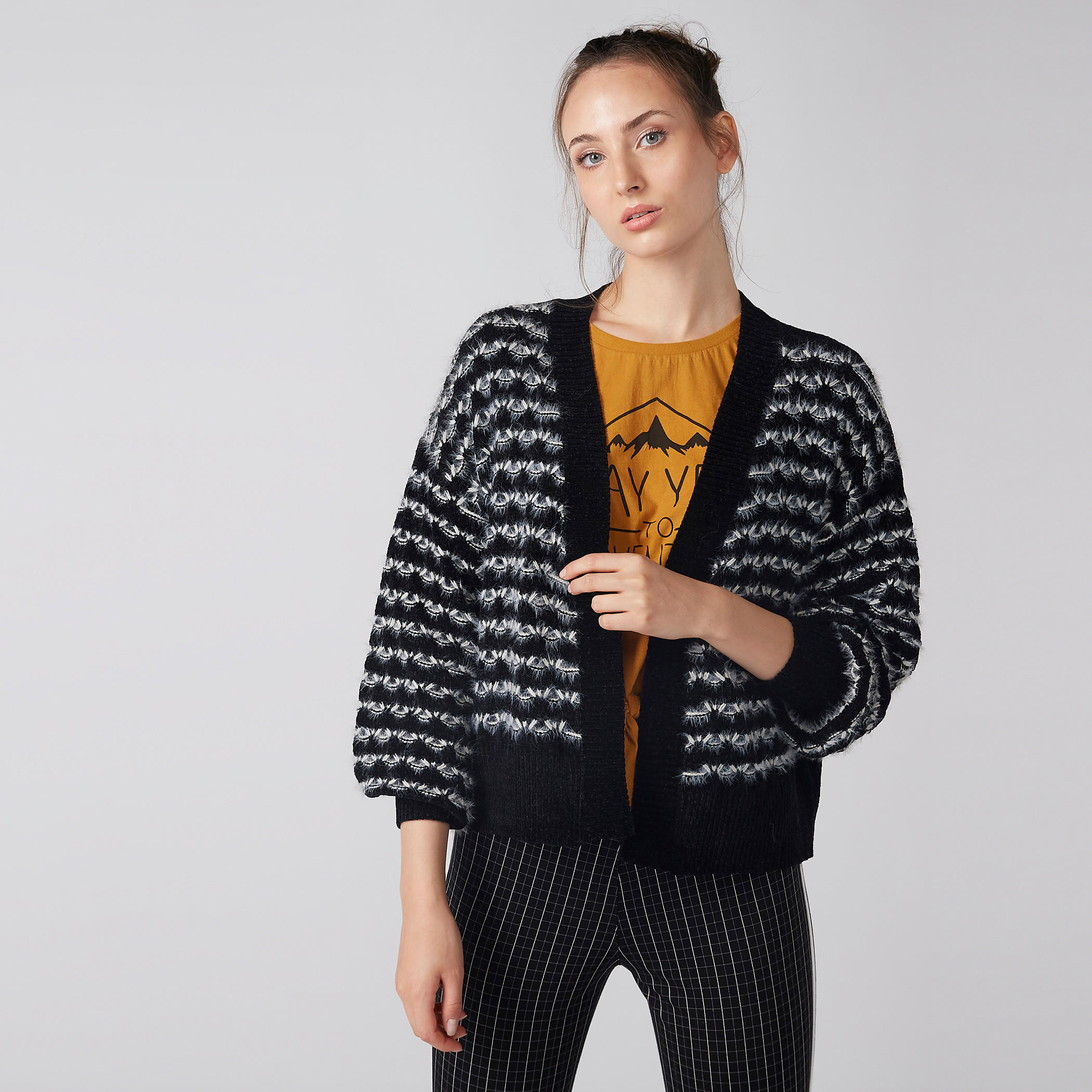 كارديجان بارز الملمس مفتوح من الأمام بأكمام 3/4-women-winterwear-cardigansandjumpers-cardigans-image-1