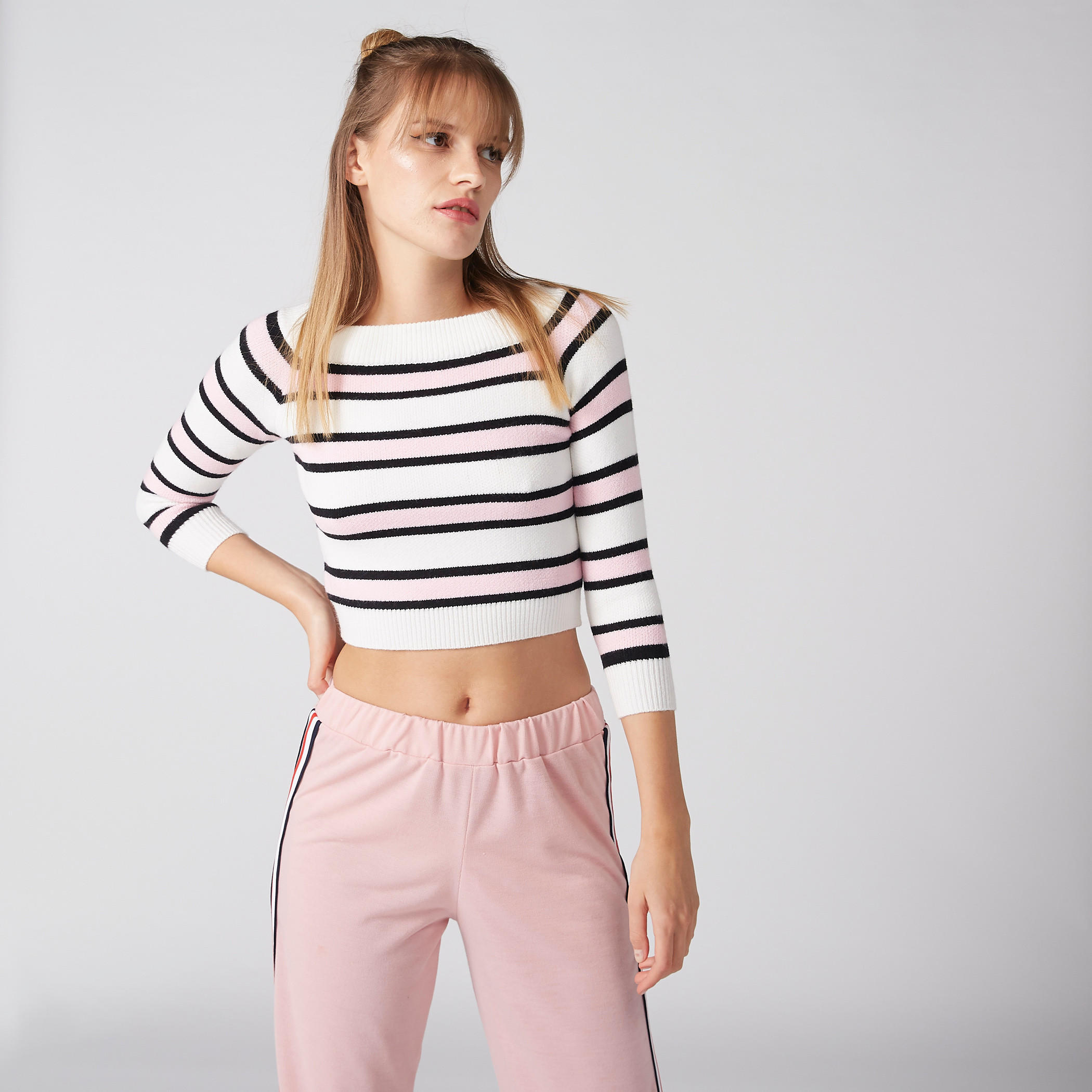 بلوزة قصيرة مقلّمة بياقة مستديرة وأكمام 3/4-women-clothing-tshirts-image-1