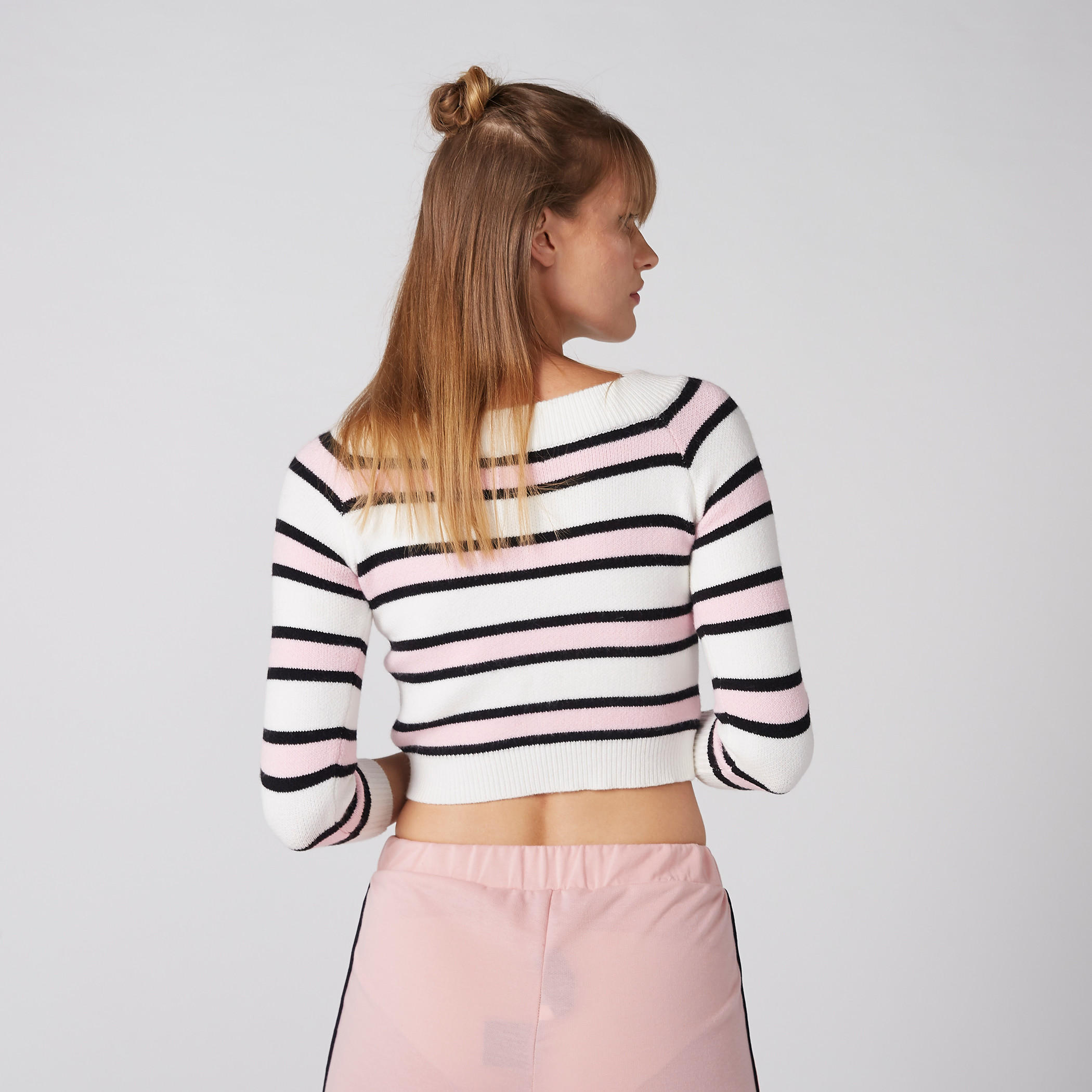 بلوزة قصيرة مقلّمة بياقة مستديرة وأكمام 3/4-women-clothing-tshirts-image-2