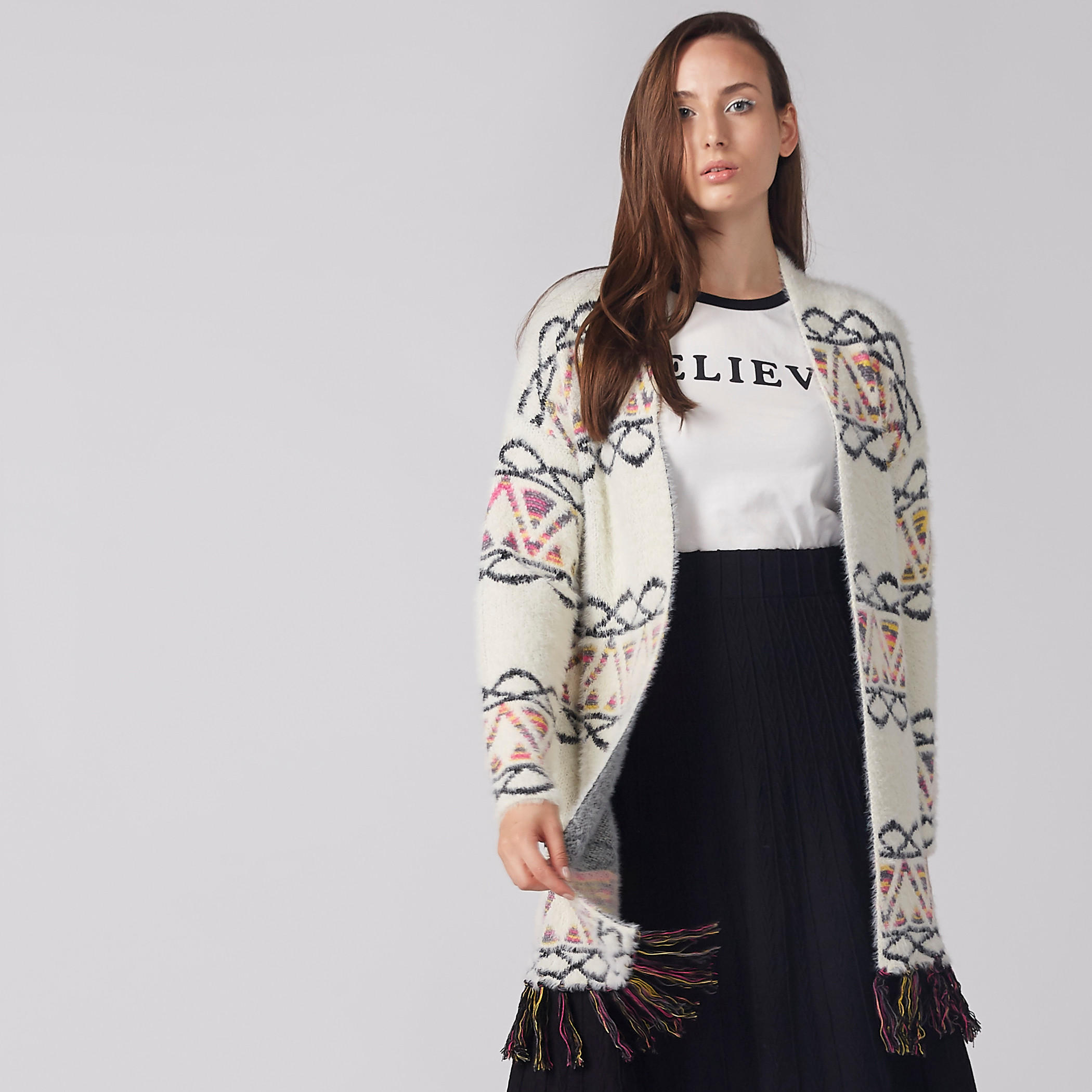 كارديجن بارز الملمس مفتوح من الأمام بأكمام طويلة وشرّابات-women-winterwear-cardigansandjumpers-cardigans-image-2