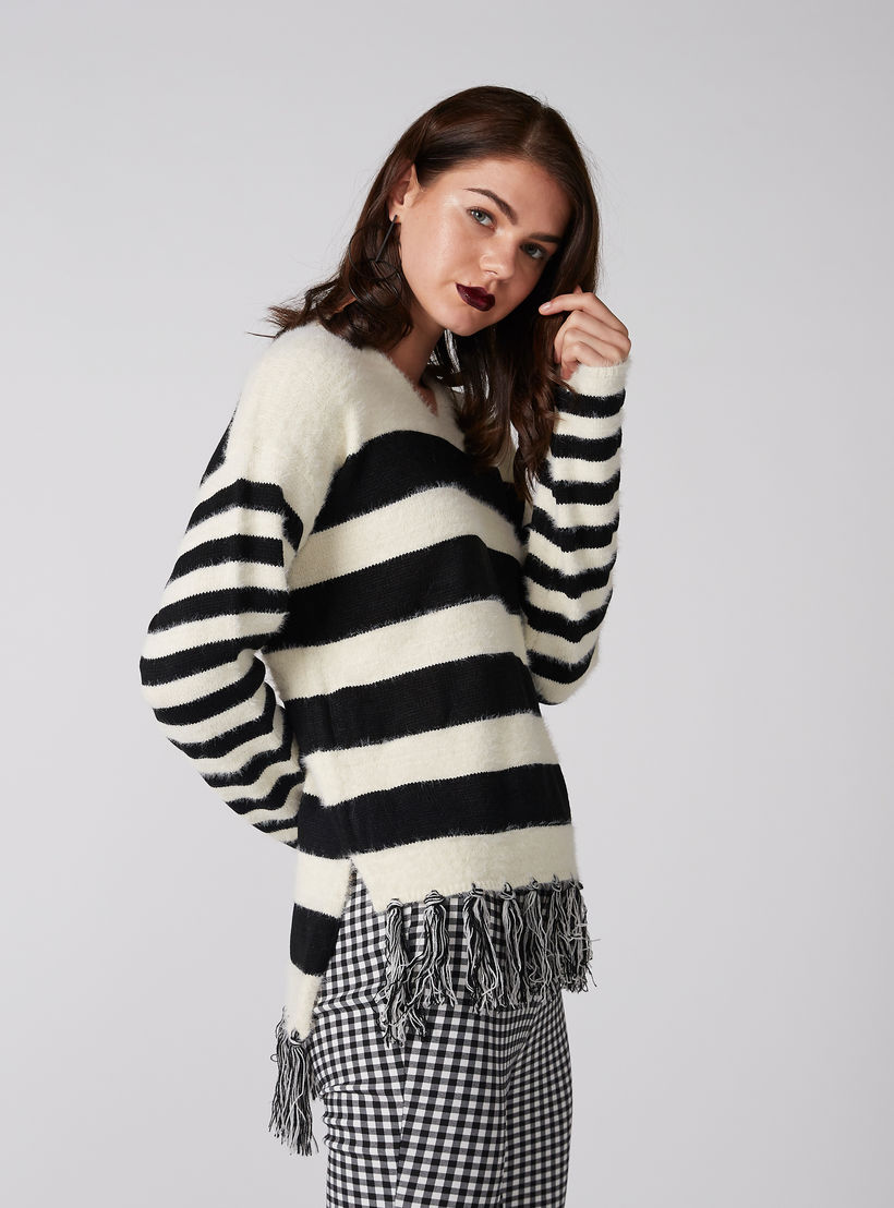 سويتر مقلّم بأكمام طويلة وشراشيب-women-clothing-cardigansandjumpers-jumpers-image-3