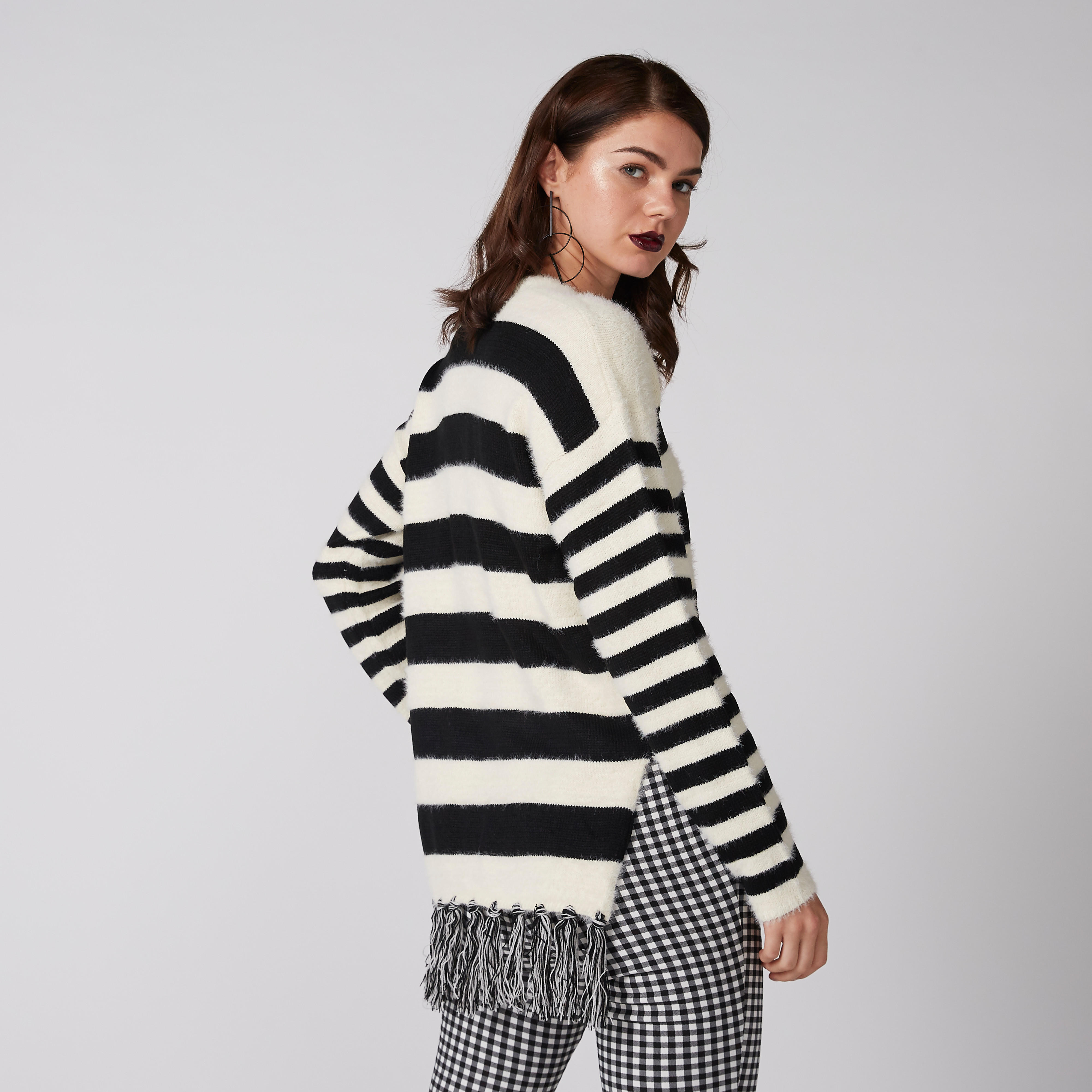 سويتر مقلّم بأكمام طويلة وشراشيب-women-clothing-cardigansandjumpers-jumpers-image-4