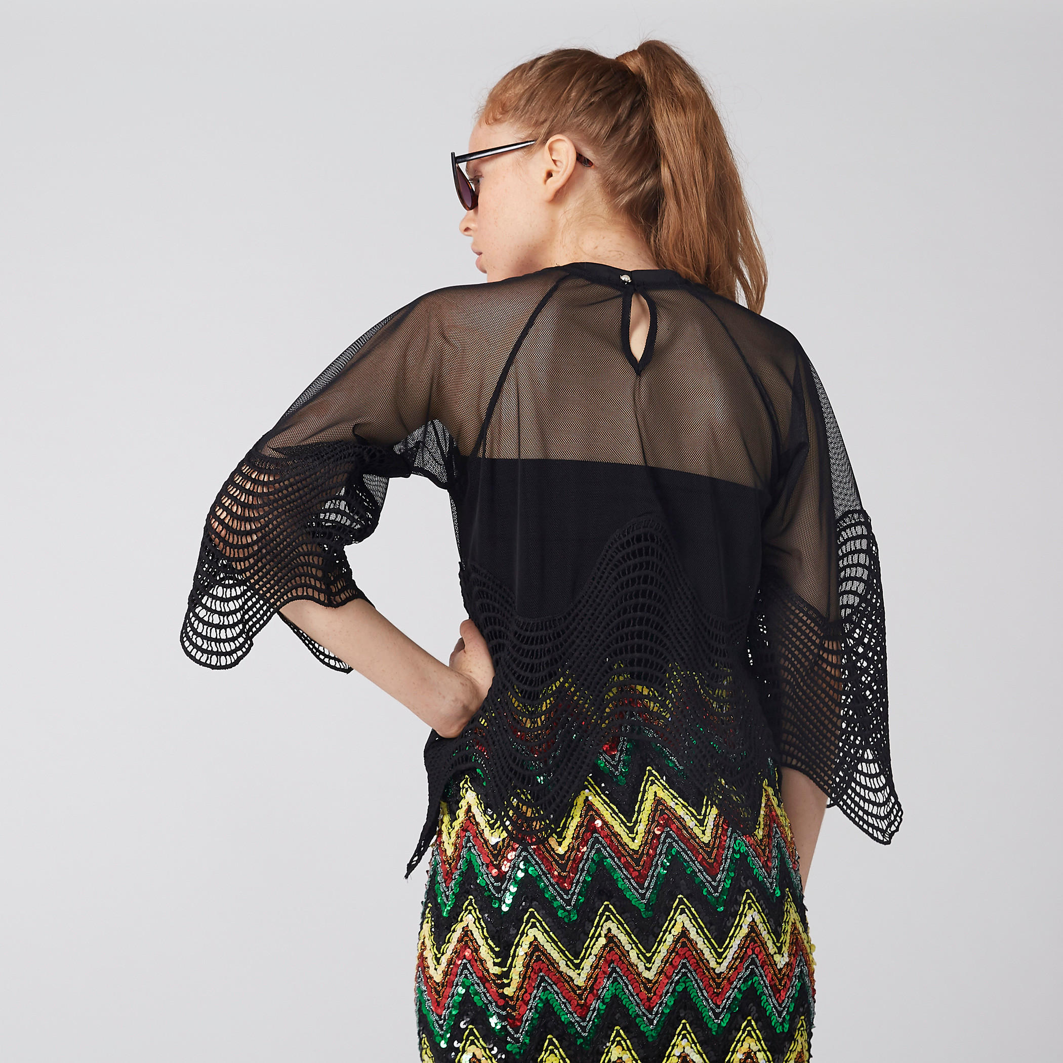 بلوزة بياقة مستديرة وأكمام دانتيل واسعة ومشبك إغلاق ناعم-women-clothing-shirtsandblouses-blouses-image-3