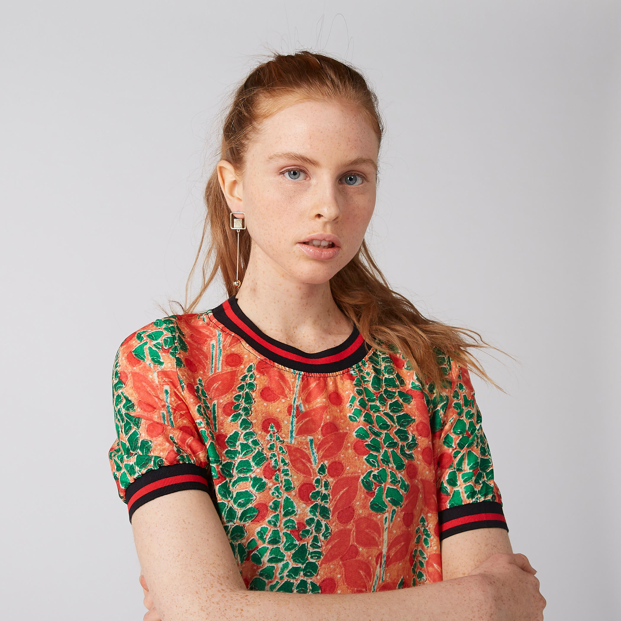 فستان متوسط الطول بياقة مستديرة وأكمام قصيرة وطبعات أزهار-women-clothing-dresses-image-2