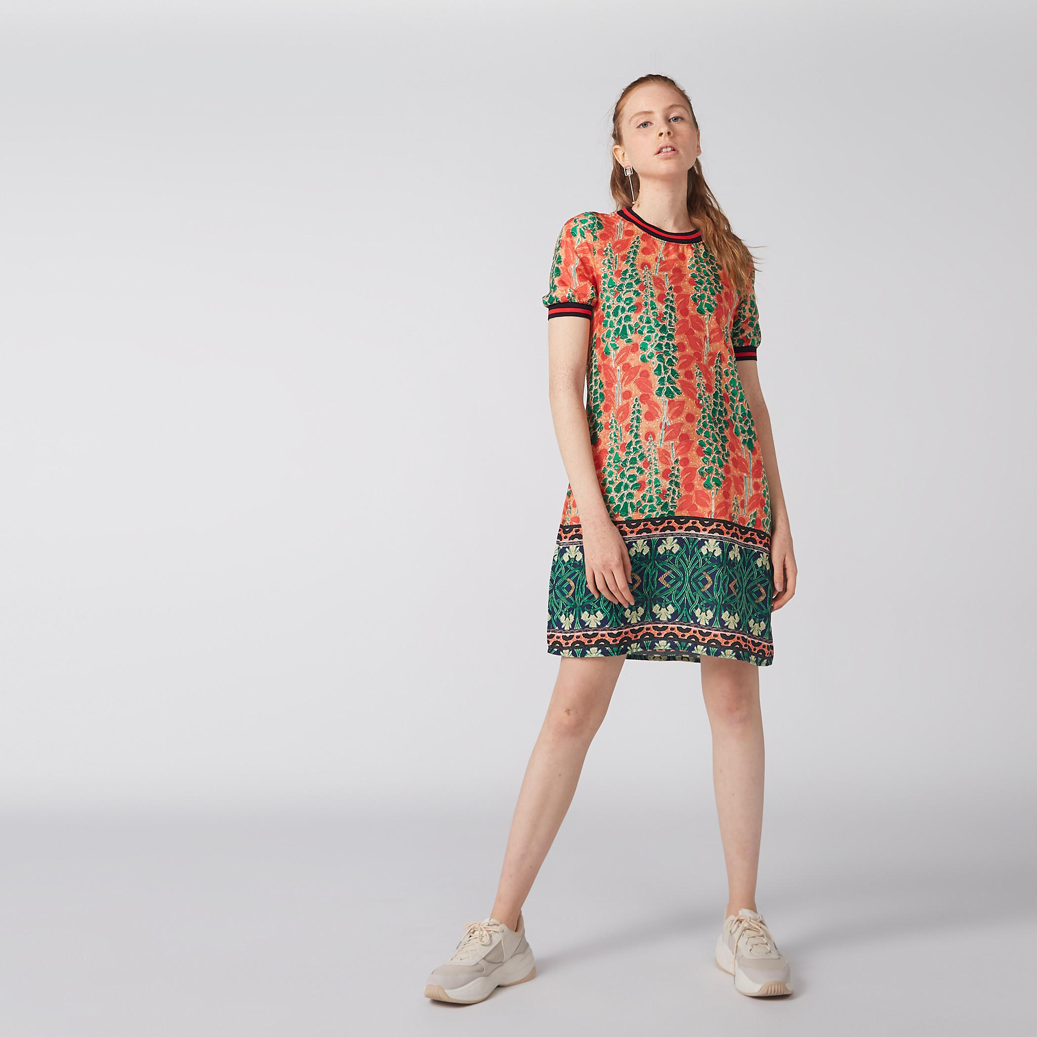 فستان متوسط الطول بياقة مستديرة وأكمام قصيرة وطبعات أزهار-women-clothing-dresses-image-3