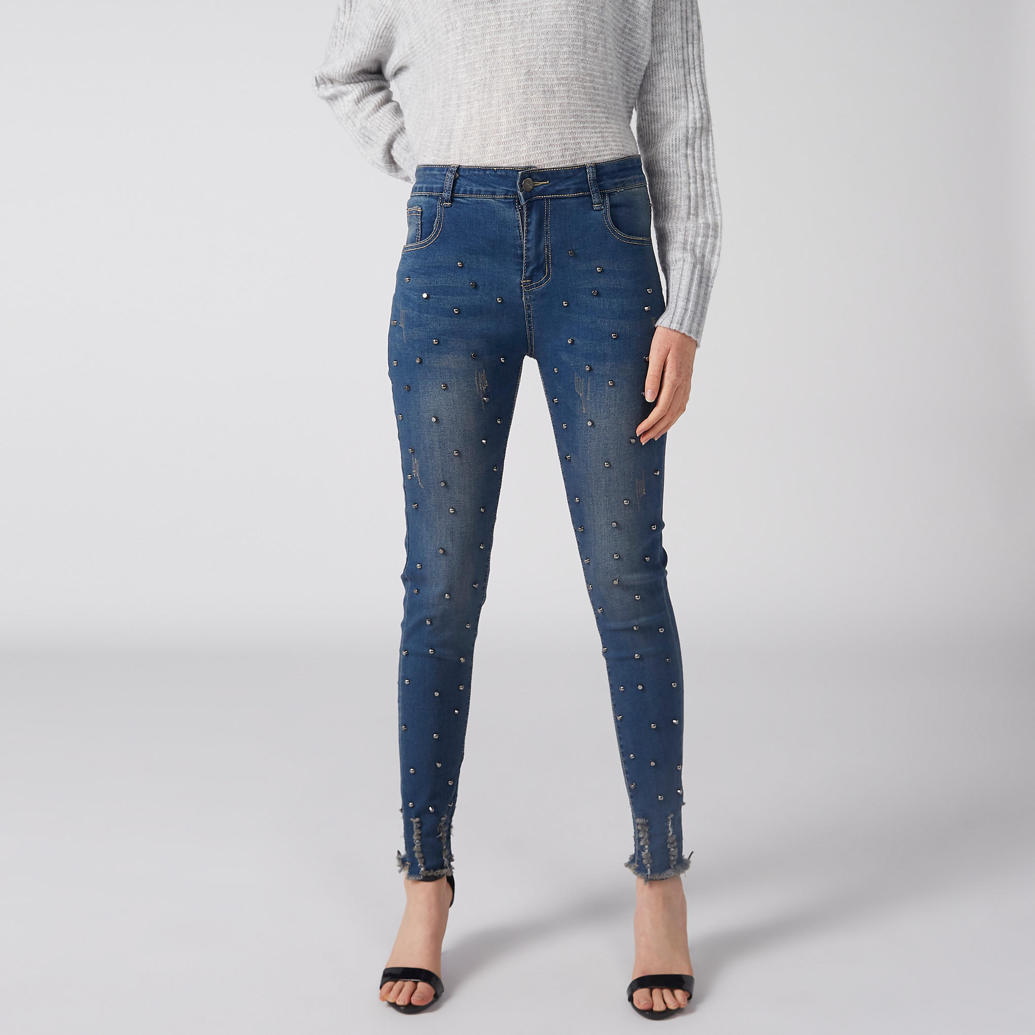 بنطال جينز مرصّع بزر إغلاق وجيوب-women-clothing-bottoms-jeans-image-1