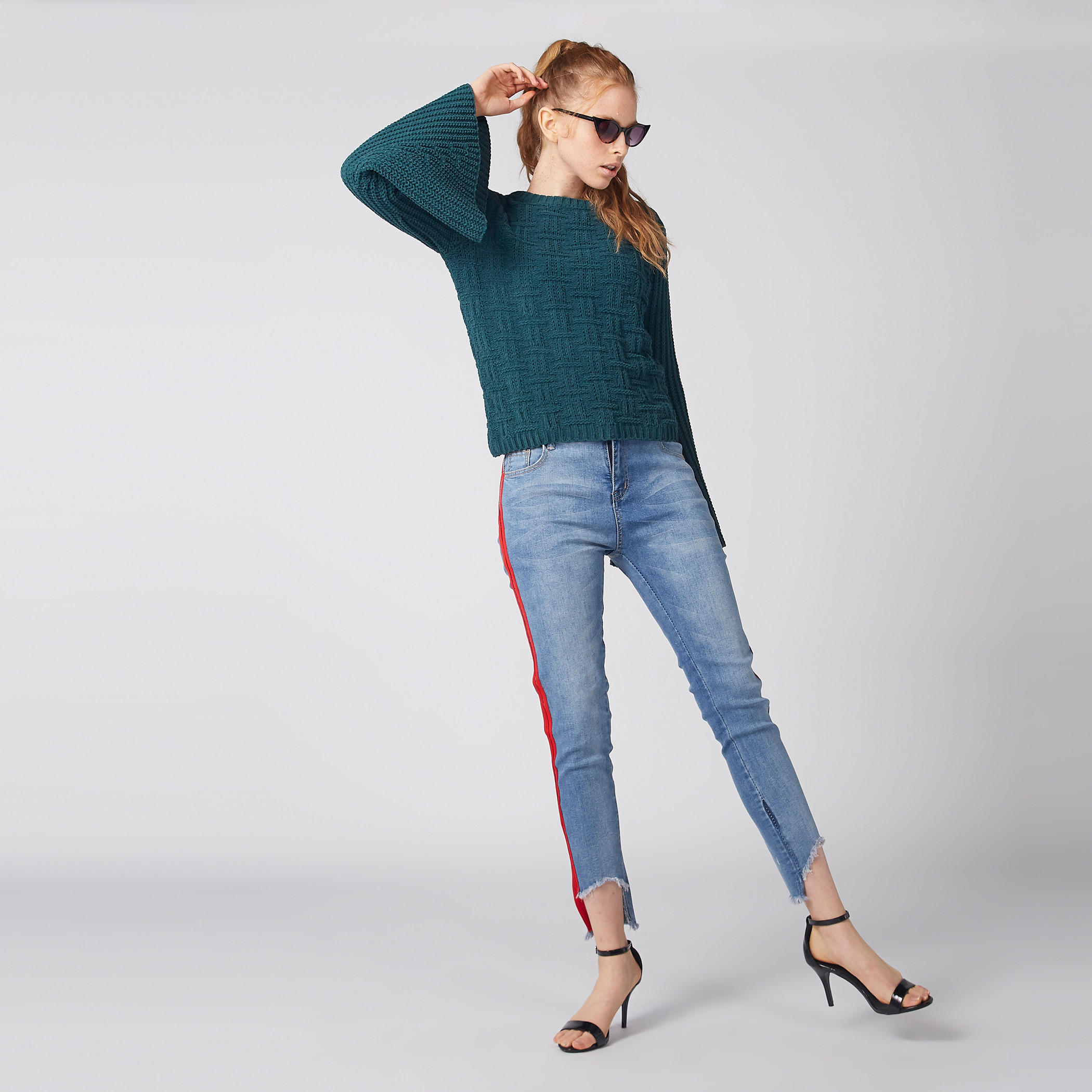 بنطال جينز بزر إغلاق وجيوب-women-clothing-bottoms-jeans-image-2