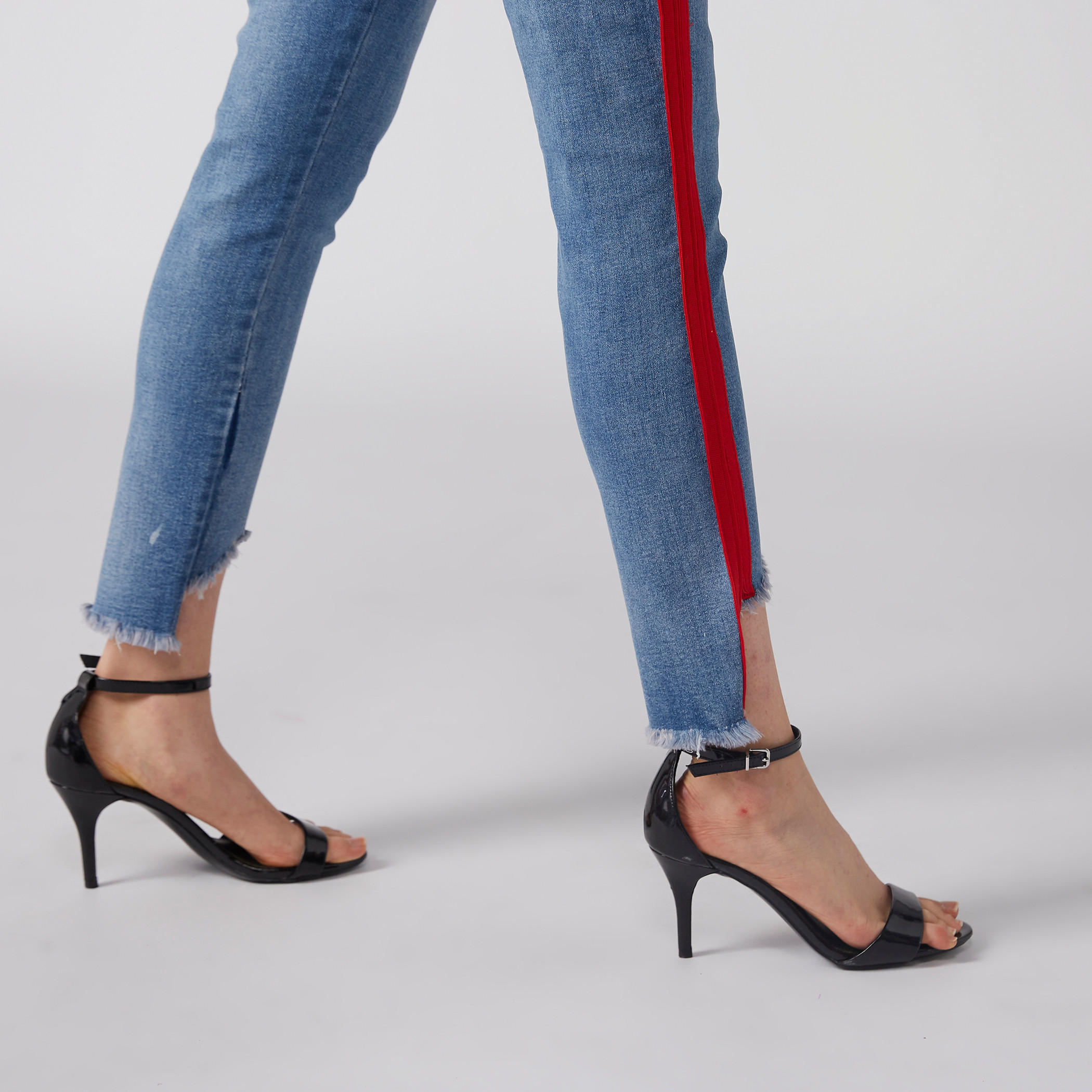 بنطال جينز بزر إغلاق وجيوب-women-clothing-bottoms-jeans-image-5