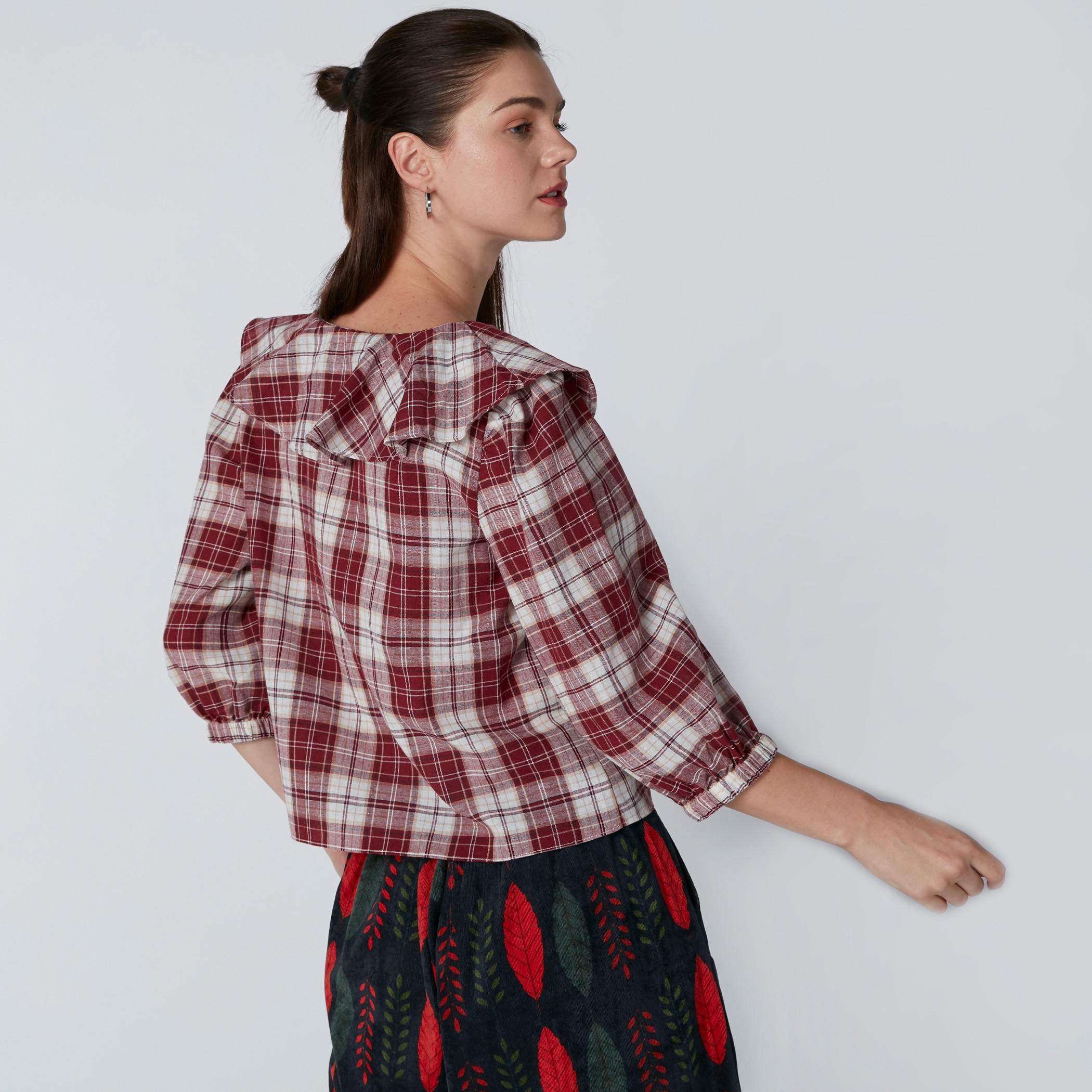 قميص كاروهات بأكمام 3/4 وأزرار-women-clothing-shirtsandblouses-shirts-image-2