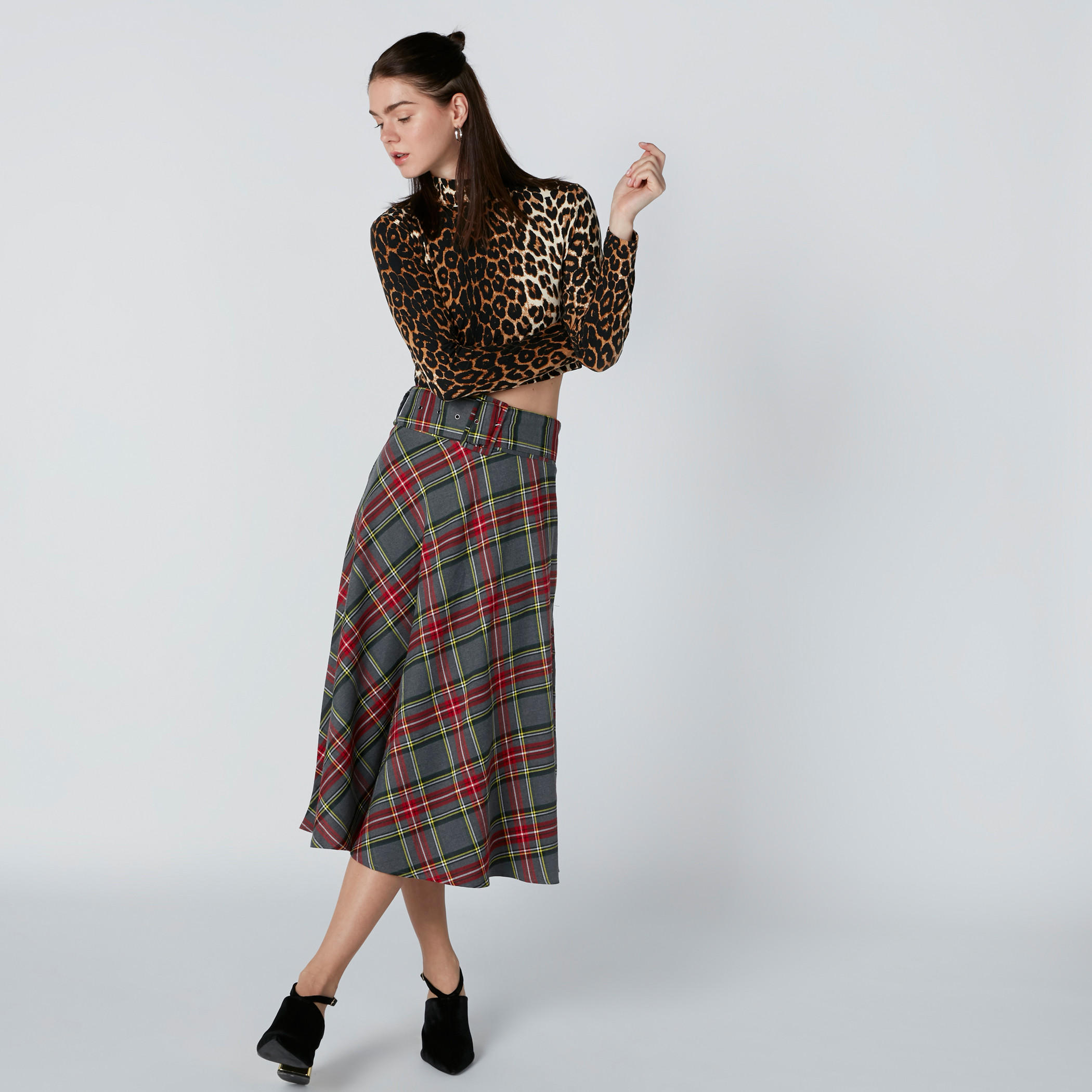 تنورة كاروهات متوسطة الطول بحزام-women-clothing-bottoms-skirts-image-3
