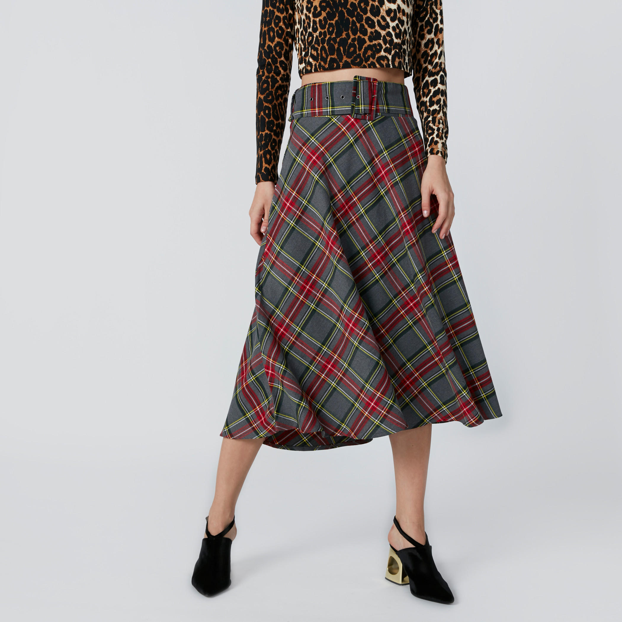 تنورة كاروهات متوسطة الطول بحزام-women-clothing-bottoms-skirts-image-4