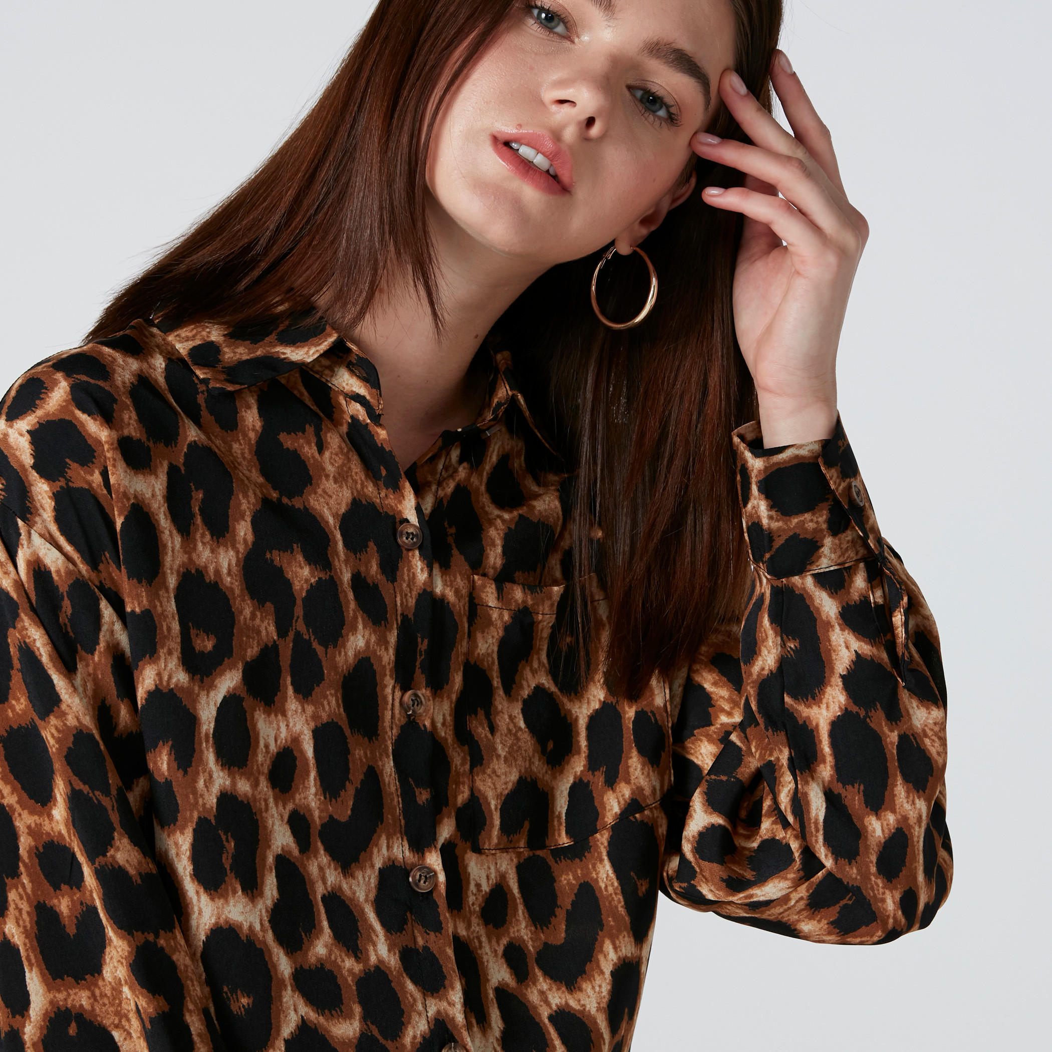 قميص بطبعات حيوانات وأكمام طويلة وجيب على الصدر-women-clothing-shirtsandblouses-shirts-image-4
