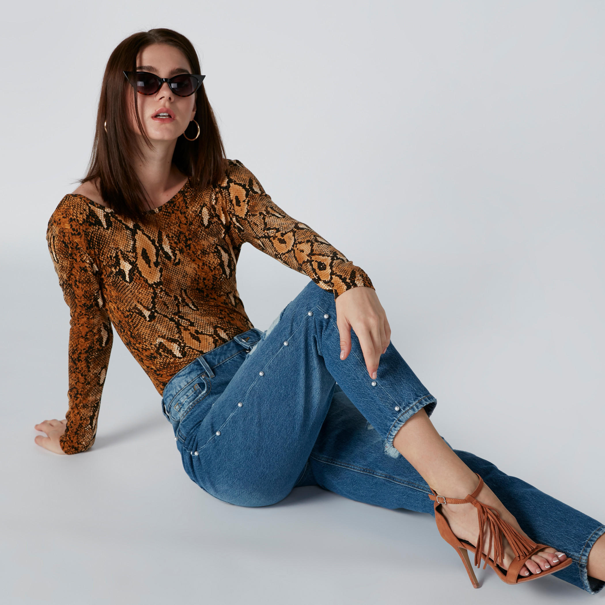 Animal Printed Top with Long Sleeves and Open Back-women-clothing-shirtsandblouses-blouses-image-3