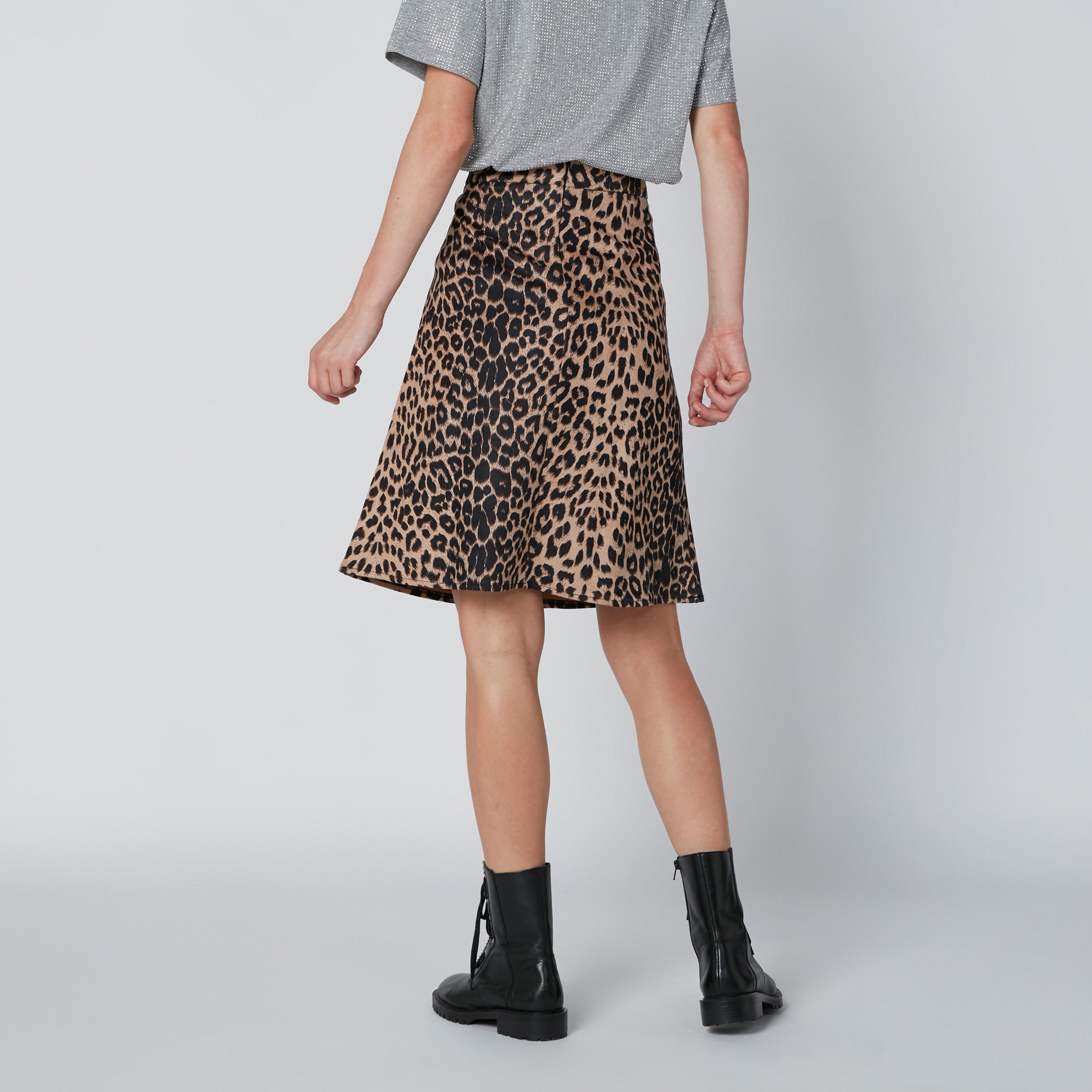 تنورة إيه لاين متوسطة الطول بطبعات-women-clothing-bottoms-skirts-image-2