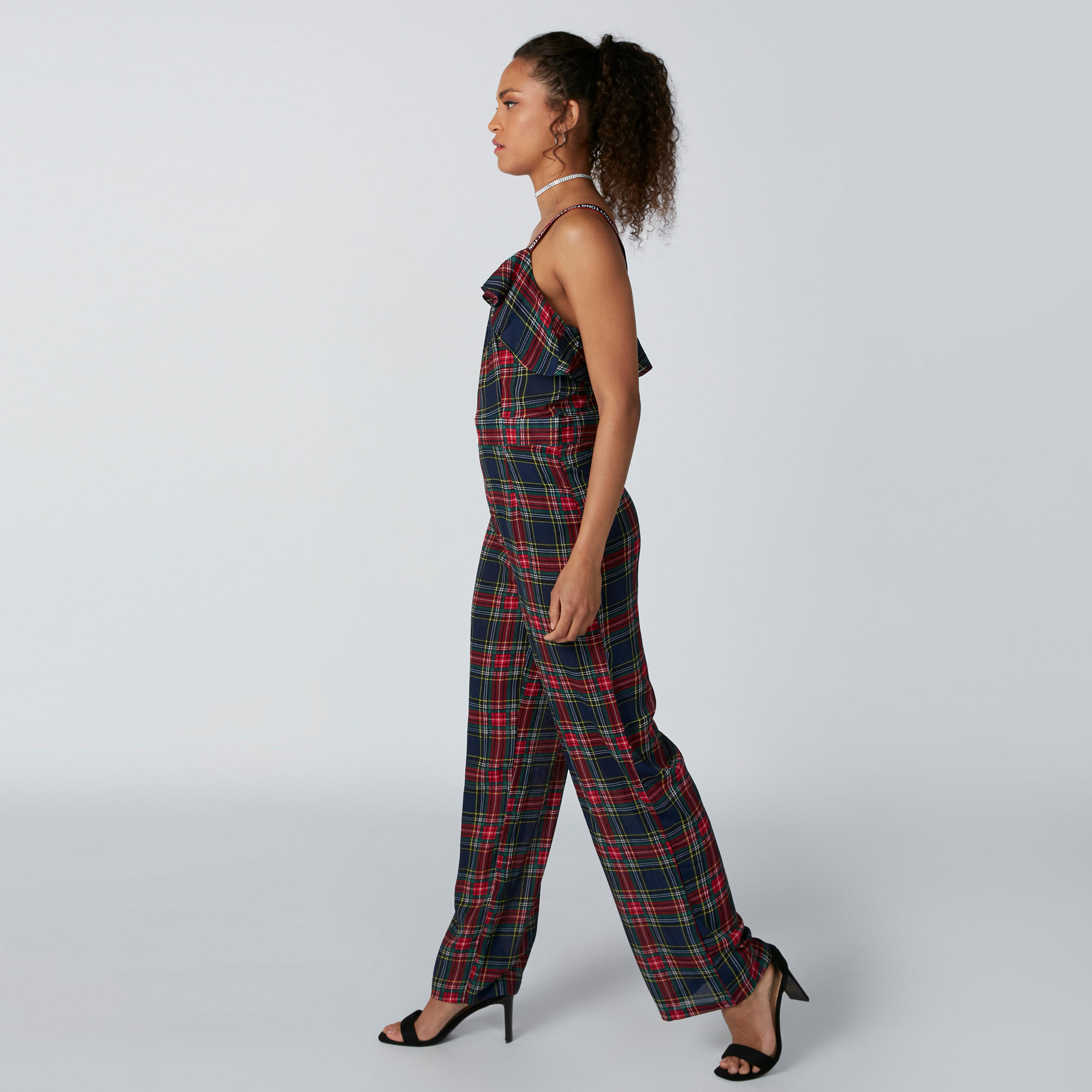 أفرول كاروهات بياقة كشكش وحمّالات بطبعات-women-clothing-jumpsuits-image-4