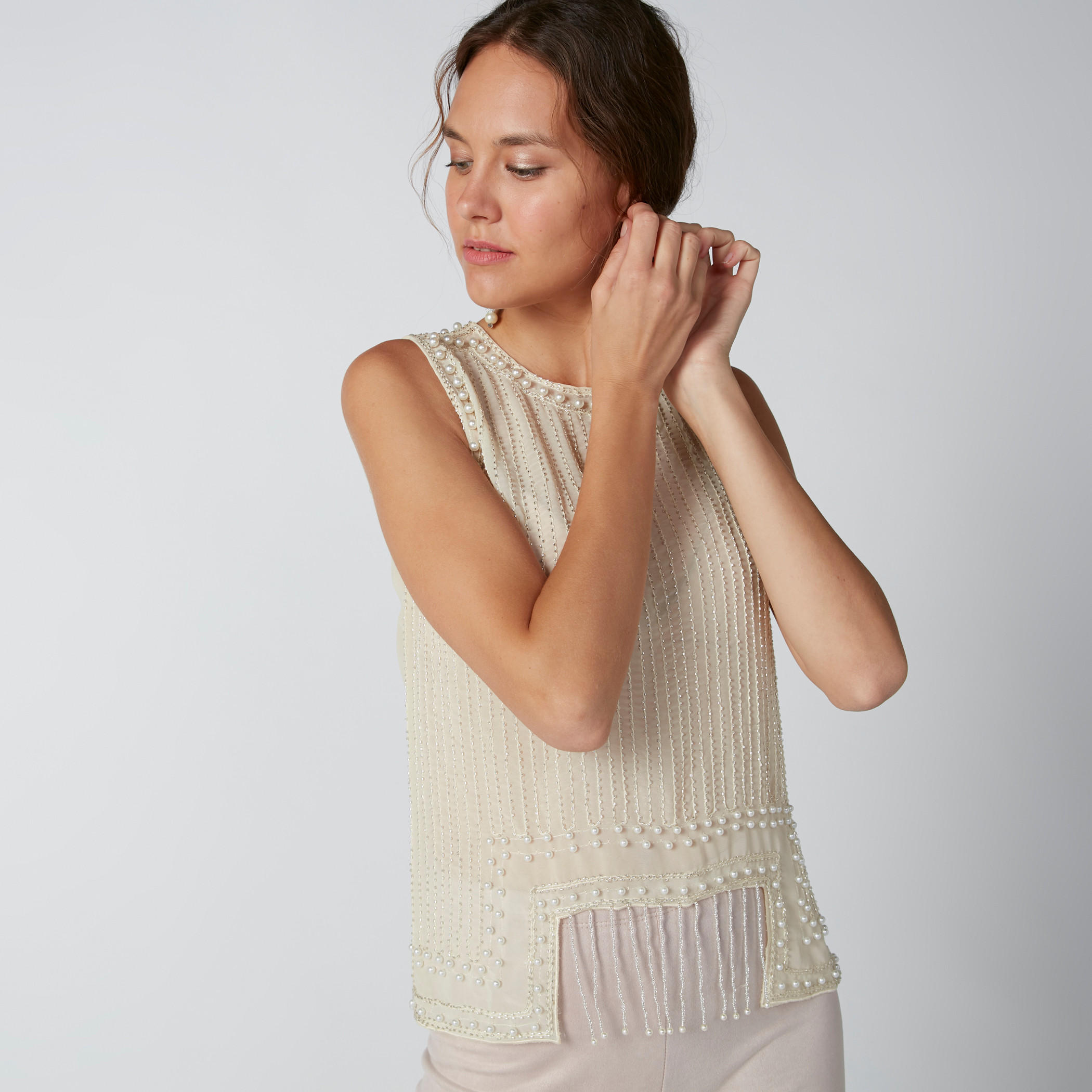 بلوزة مزيّنة دون أكمام بياقة مستديرة-women-clothing-shirtsandblouses-blouses-image-4