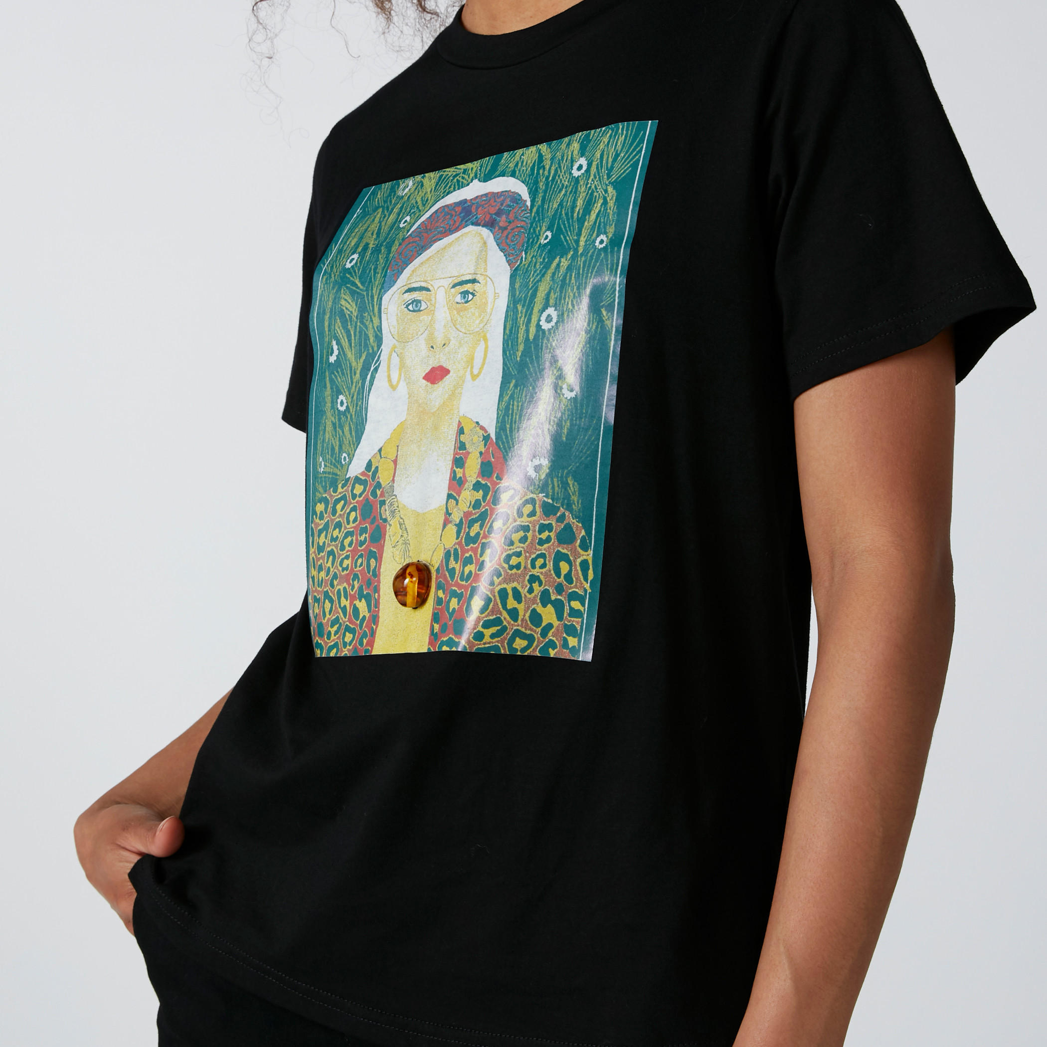 تيشيرت بياقة مستديرة وأكمام قصيرة وطبعات-women-clothing-tshirts-image-1