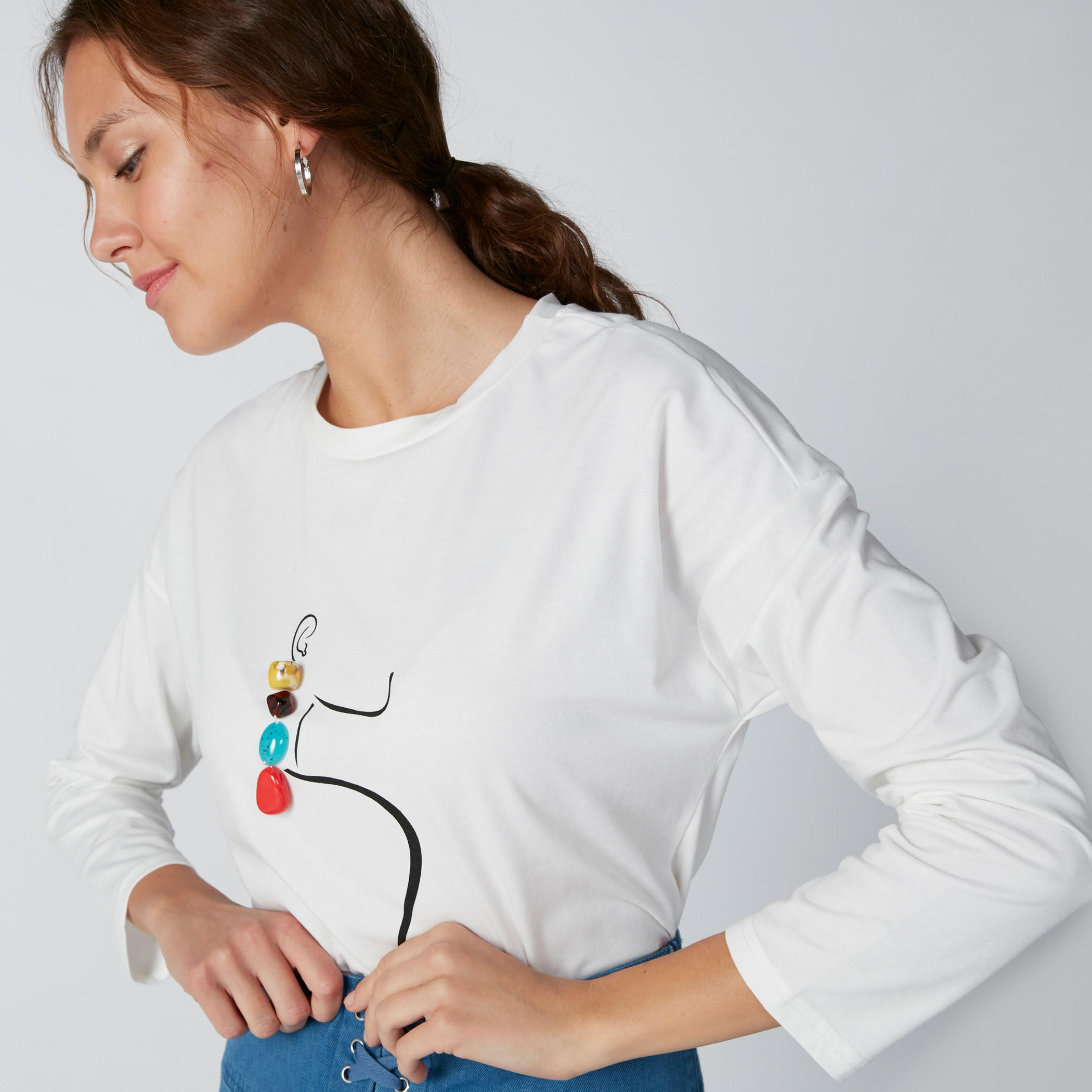 تيشيرت مزين بياقة ضيّقة-women-clothing-tshirts-image-2