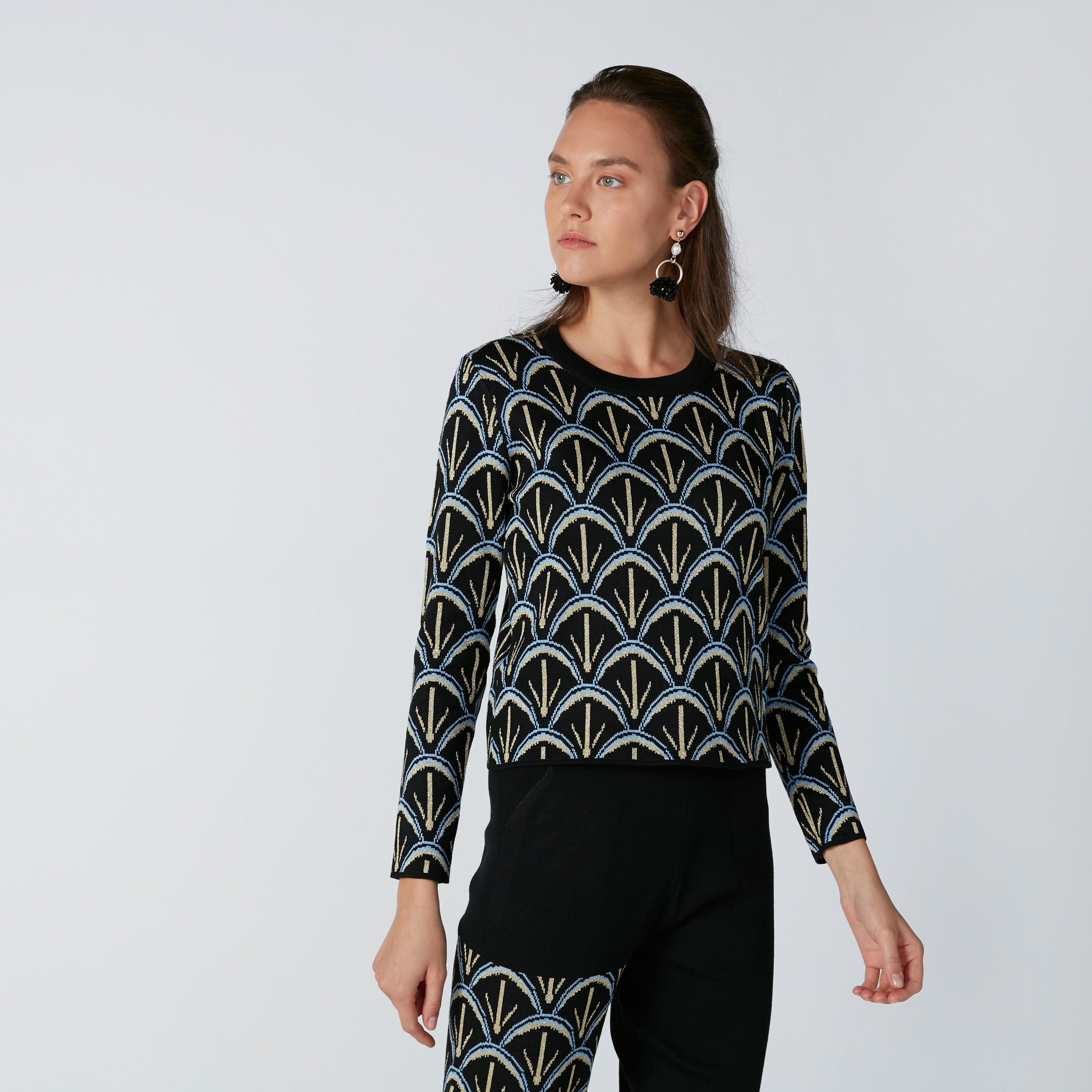 بلوزة بياقة مستديرة وأكمام طويلة وطبعات-women-clothing-shirtsandblouses-blouses-image-1