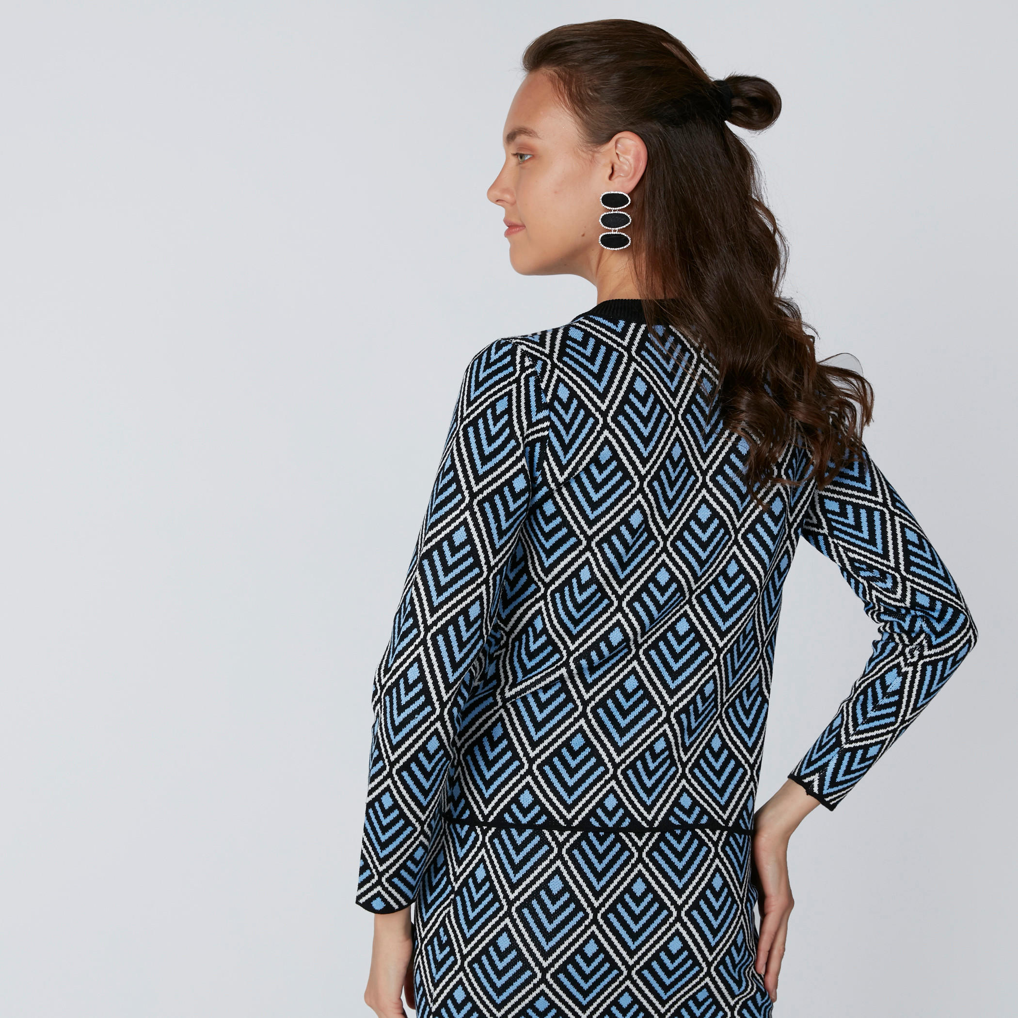 جاكيت بياقة مستديرة وأكمام طويلة وزر إغلاق وطبعات-women-winterwear-coatsandjackets-jackets-image-3