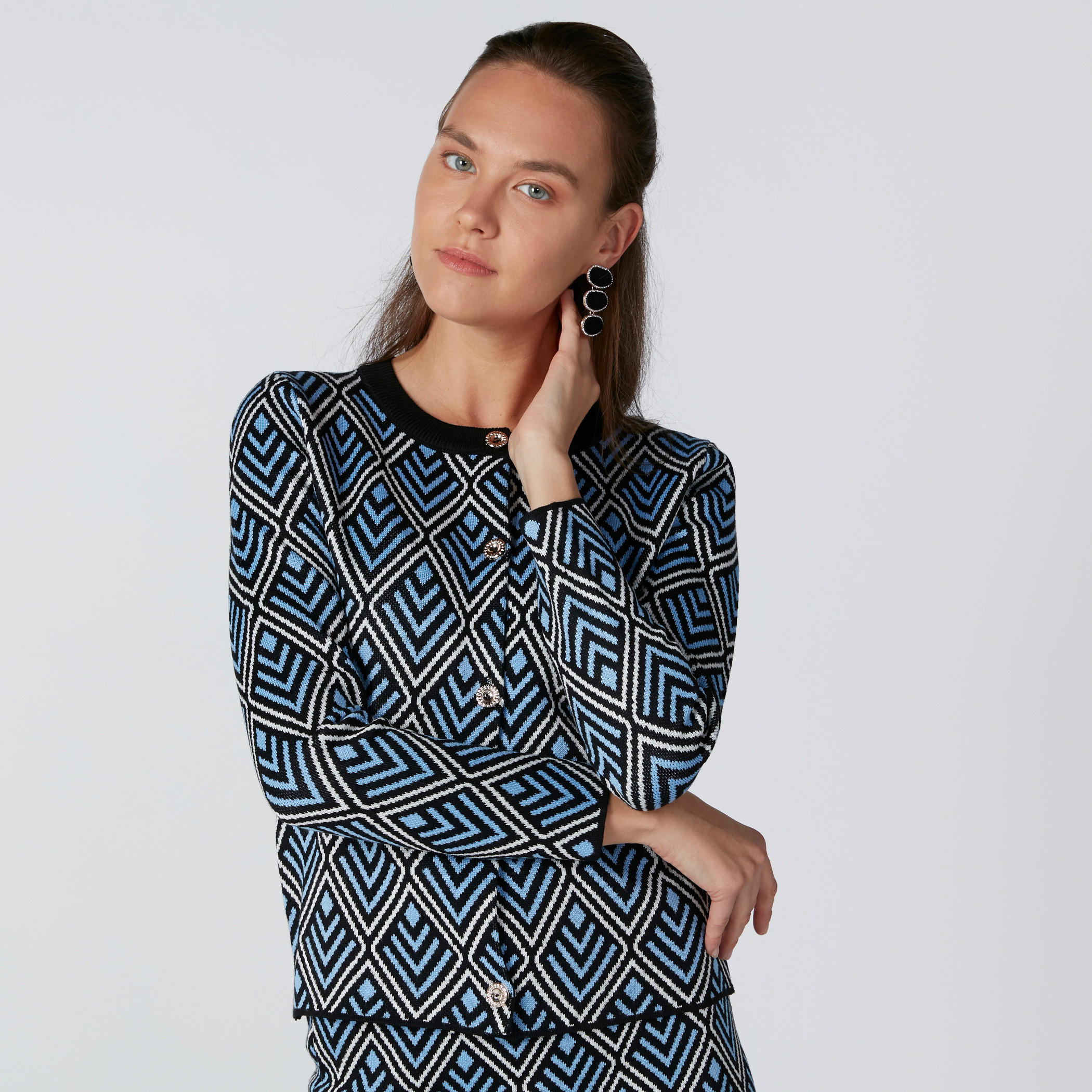 جاكيت بياقة مستديرة وأكمام طويلة وزر إغلاق وطبعات-women-winterwear-coatsandjackets-jackets-image-2