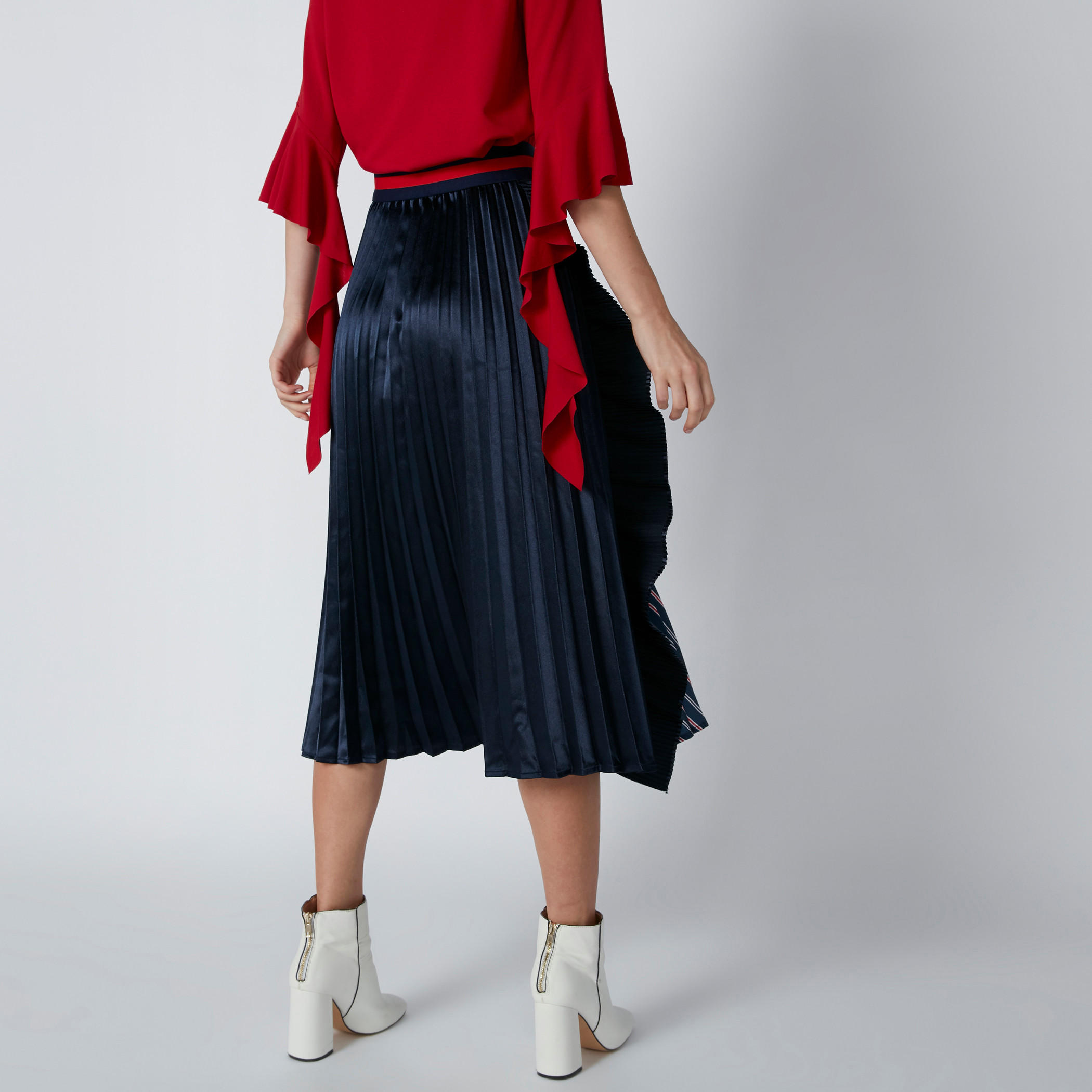 تنورة مقلّمة متوسطة الطول بخصر مطّاطي وثنيات-women-clothing-bottoms-skirts-image-2