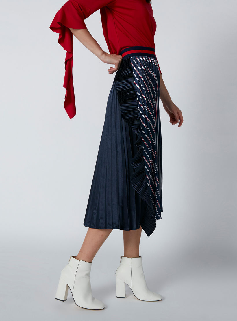 تنورة مقلّمة متوسطة الطول بخصر مطّاطي وثنيات-women-clothing-bottoms-skirts-image-5