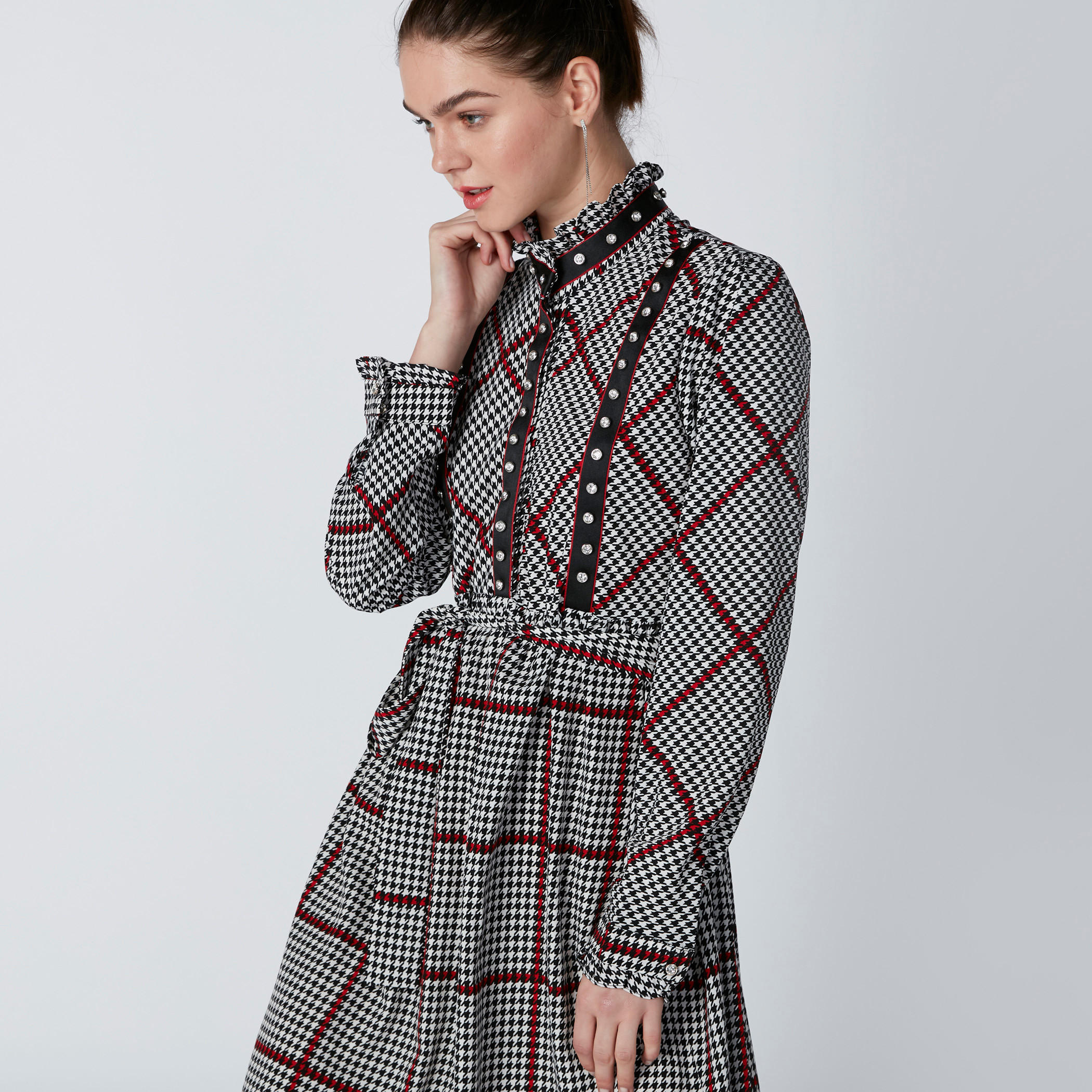 فستان ميدي كاروهات بأكمام طويلة وحزام رباط-women-clothing-dresses-image-4
