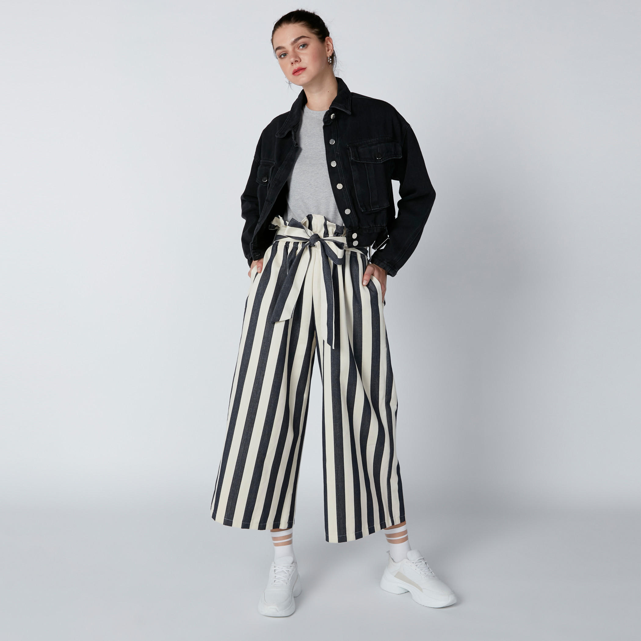 بنطال بالازو مقلّم بجيوب وخصر بيبر باج-women-clothing-bottoms-trousers-image-1