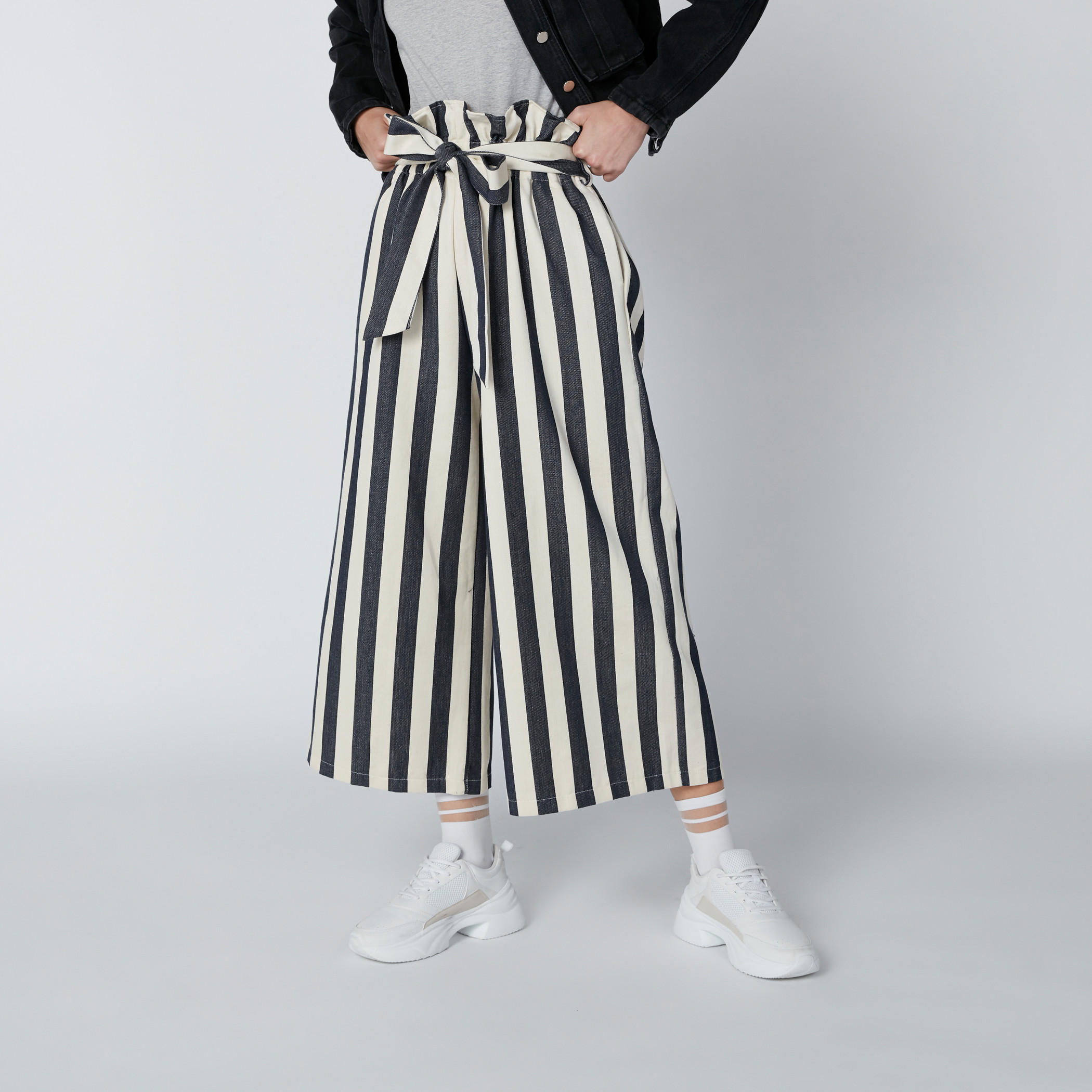 بنطال بالازو مقلّم بجيوب وخصر بيبر باج-women-clothing-bottoms-trousers-image-3