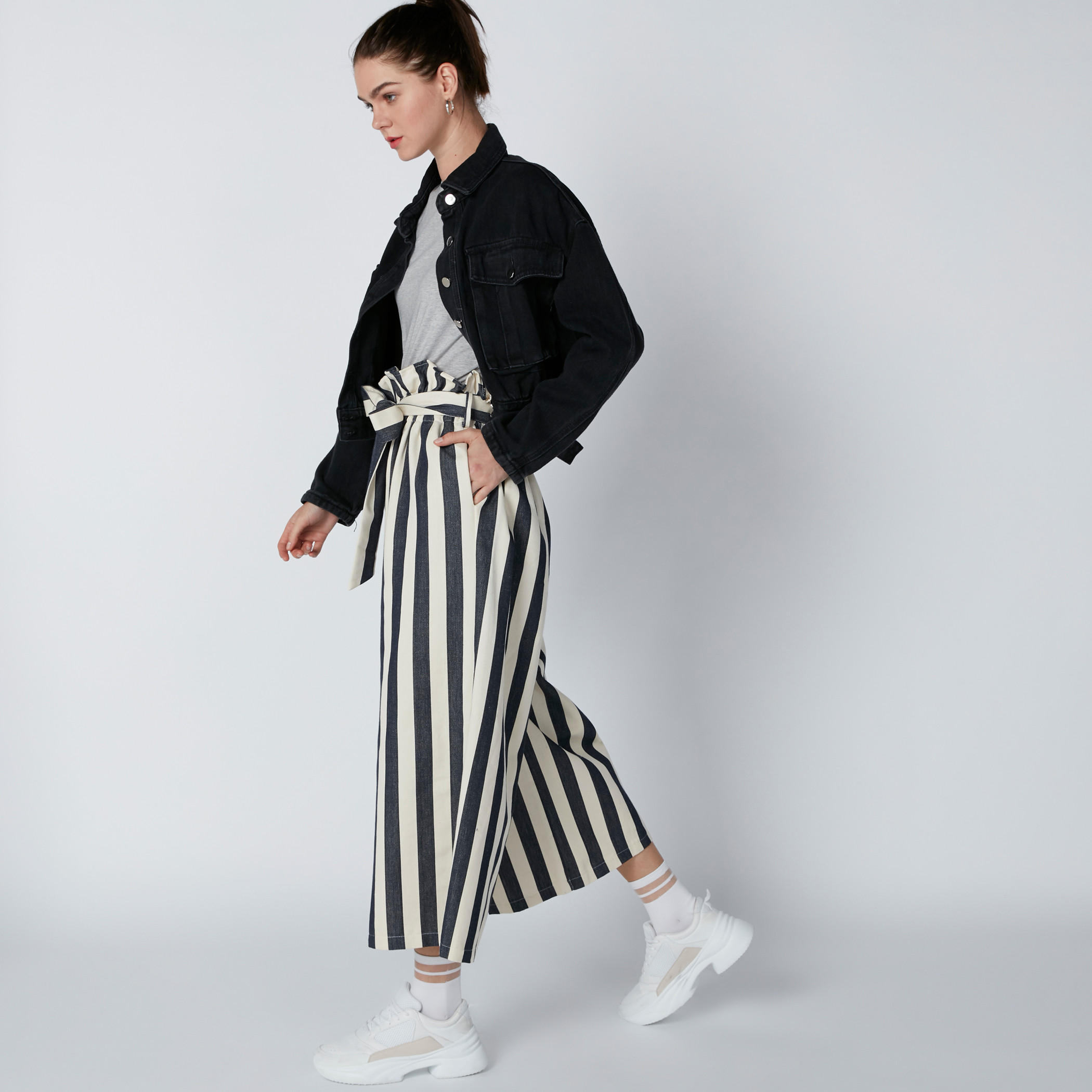 بنطال بالازو مقلّم بجيوب وخصر بيبر باج-women-clothing-bottoms-trousers-image-4