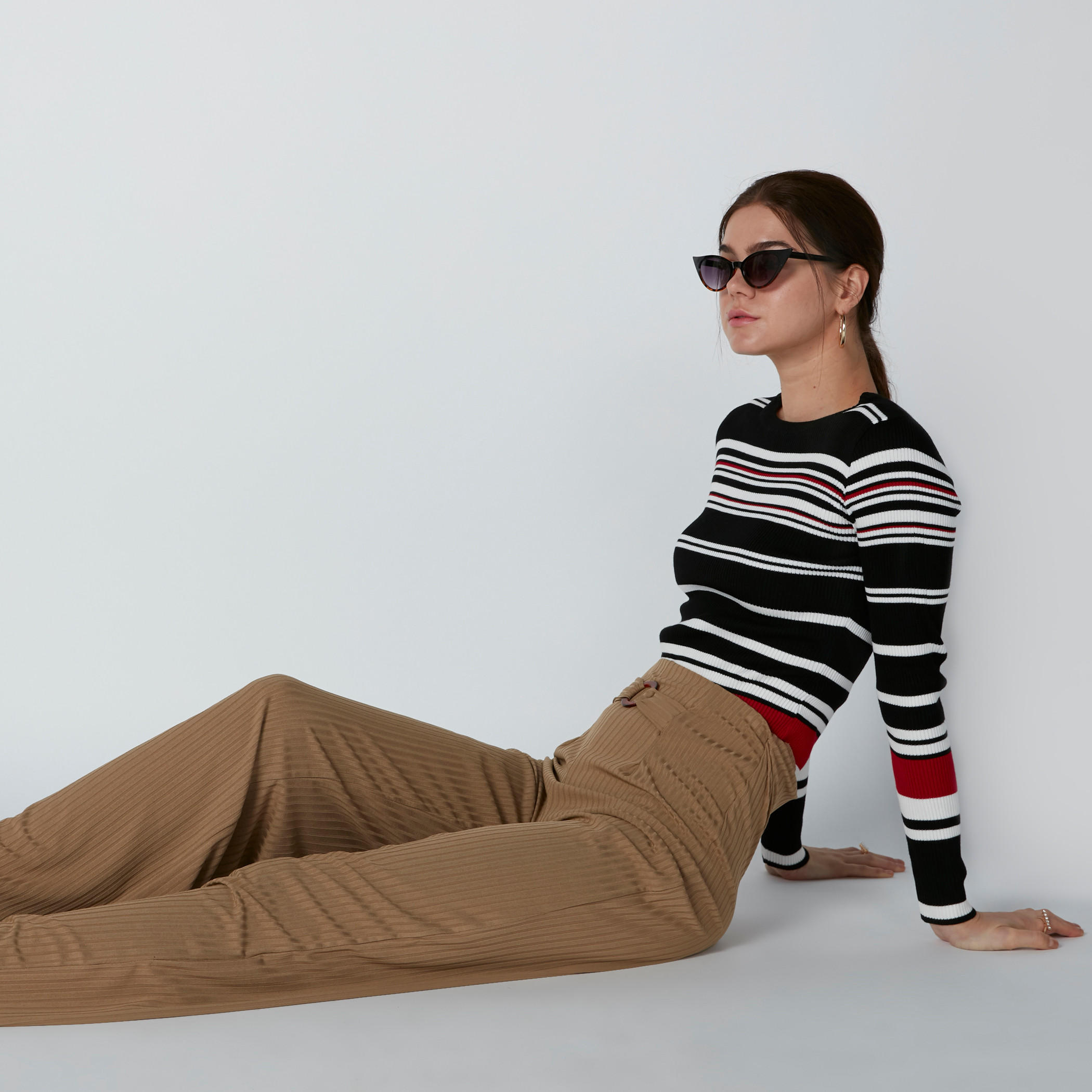 تيشيرت مقلم بياقة مستديرة وأكمام طويلة-women-clothing-tshirts-image-3