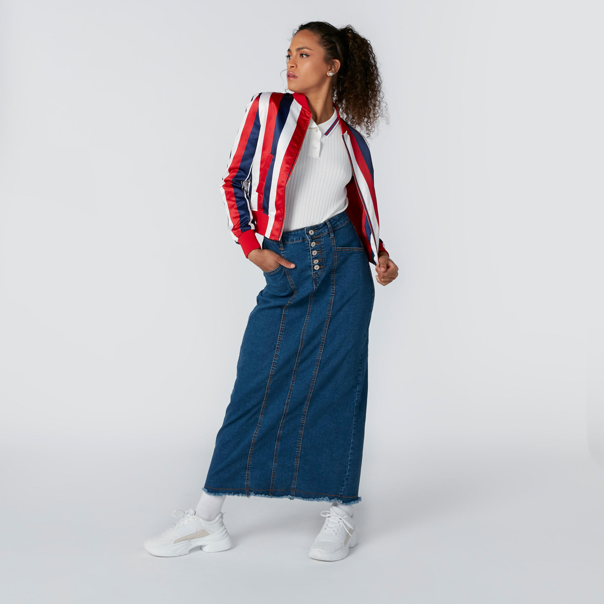 جاكيت بومبر مقلّم بأكمام طويلة وجيوب-women-winterwear-coatsandjackets-jackets-image-1