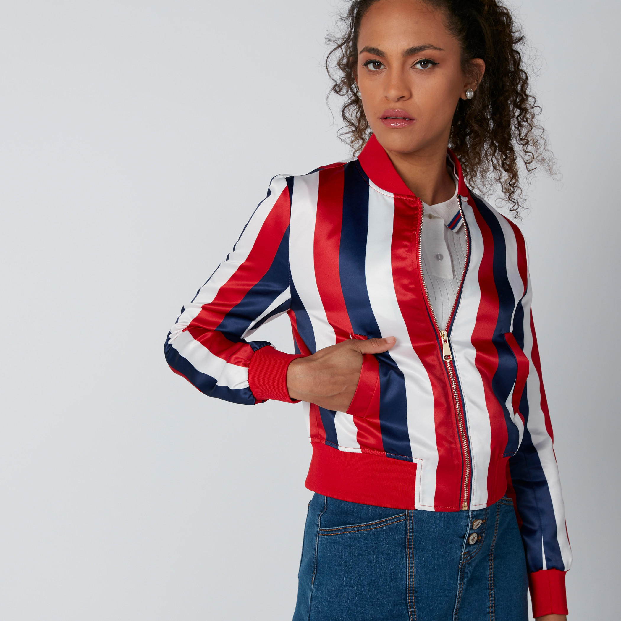 جاكيت بومبر مقلّم بأكمام طويلة وجيوب-women-winterwear-coatsandjackets-jackets-image-4