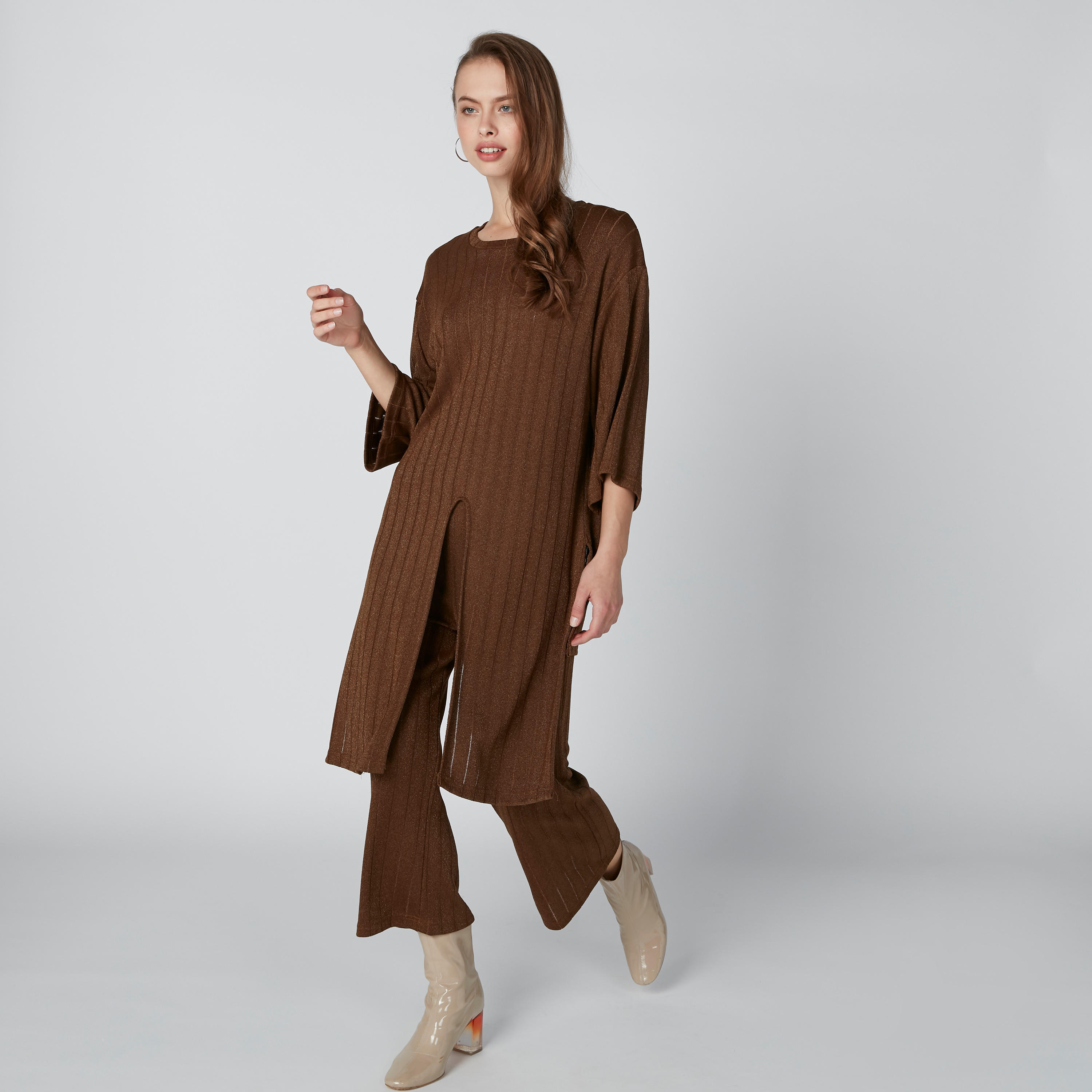 بلوزة مضلّعة بأكمام 3/4 وحوّاف غير مستوية-women-clothing-shirtsandblouses-blouses-image-1