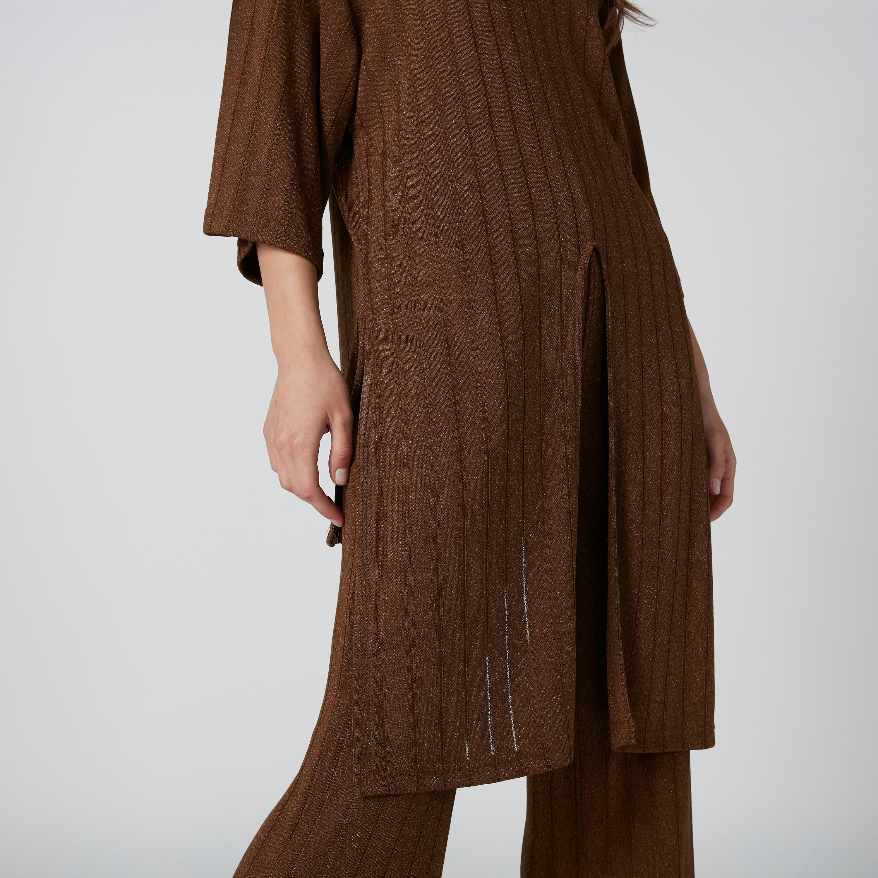 بلوزة مضلّعة بأكمام 3/4 وحوّاف غير مستوية-women-clothing-shirtsandblouses-blouses-image-5