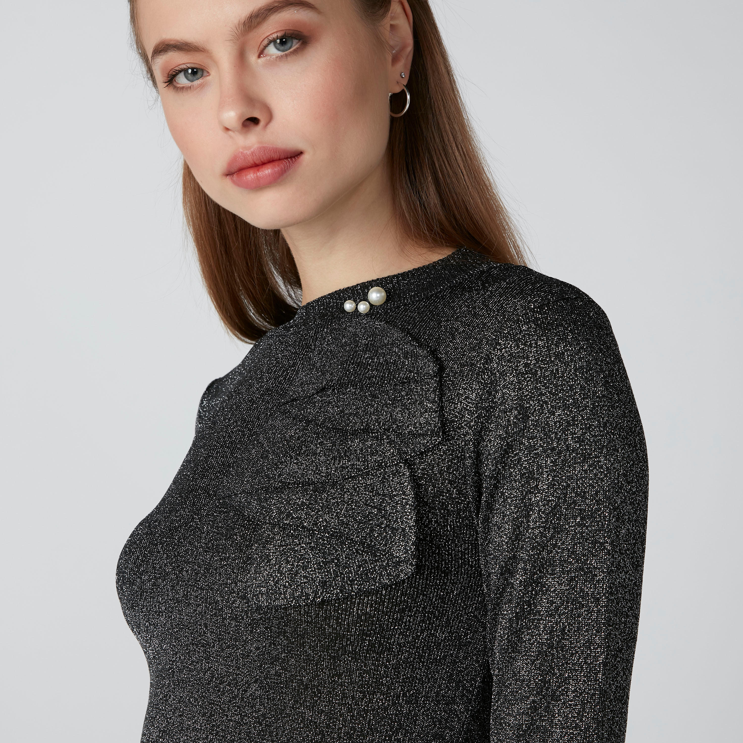 بلوزة بأكمام طويلة وتفاصيل لؤلؤ-women-clothing-shirtsandblouses-blouses-image-5