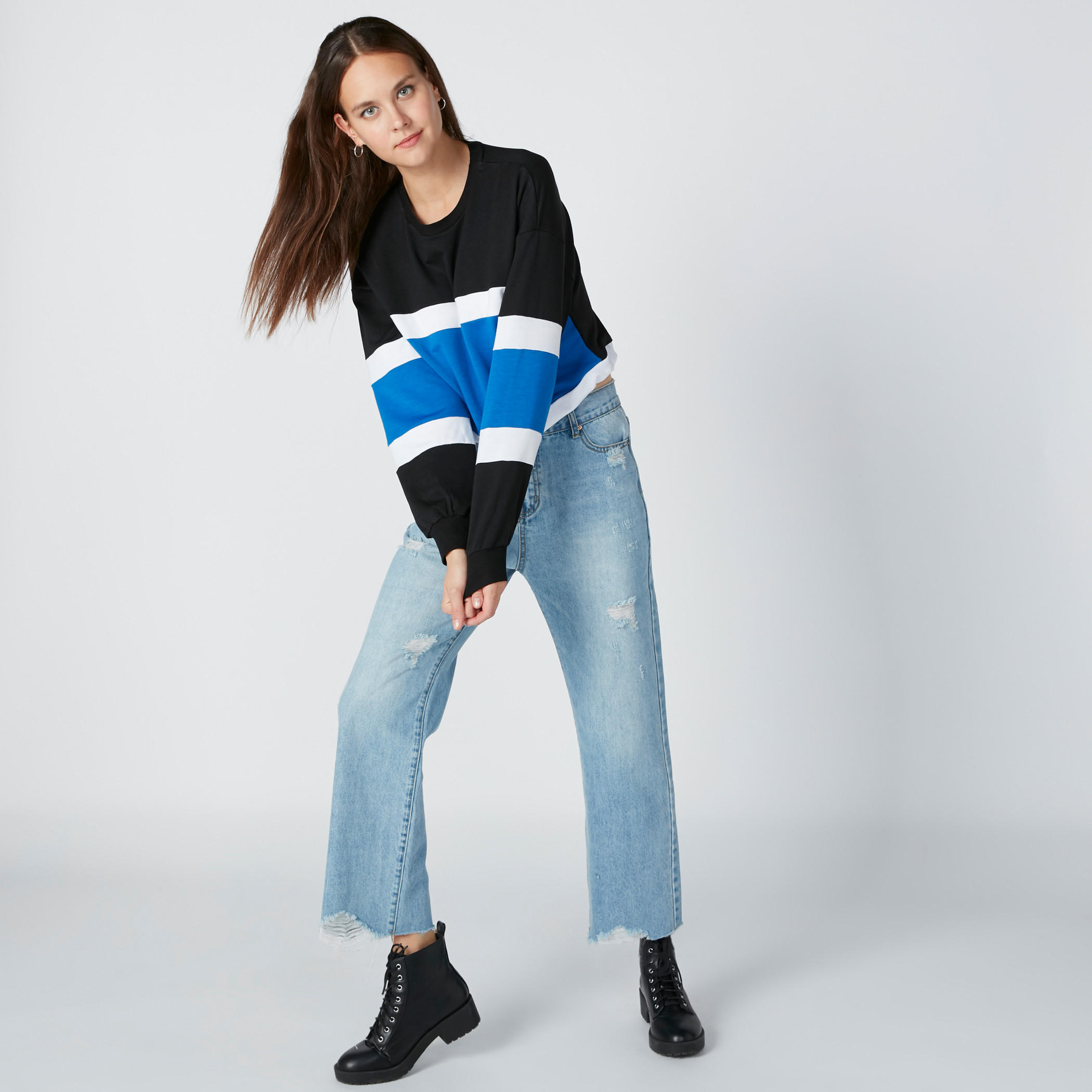 بلوزة بياقة مستديرة وأكمام طويلة وأزرار-women-clothing-tshirts-image-3
