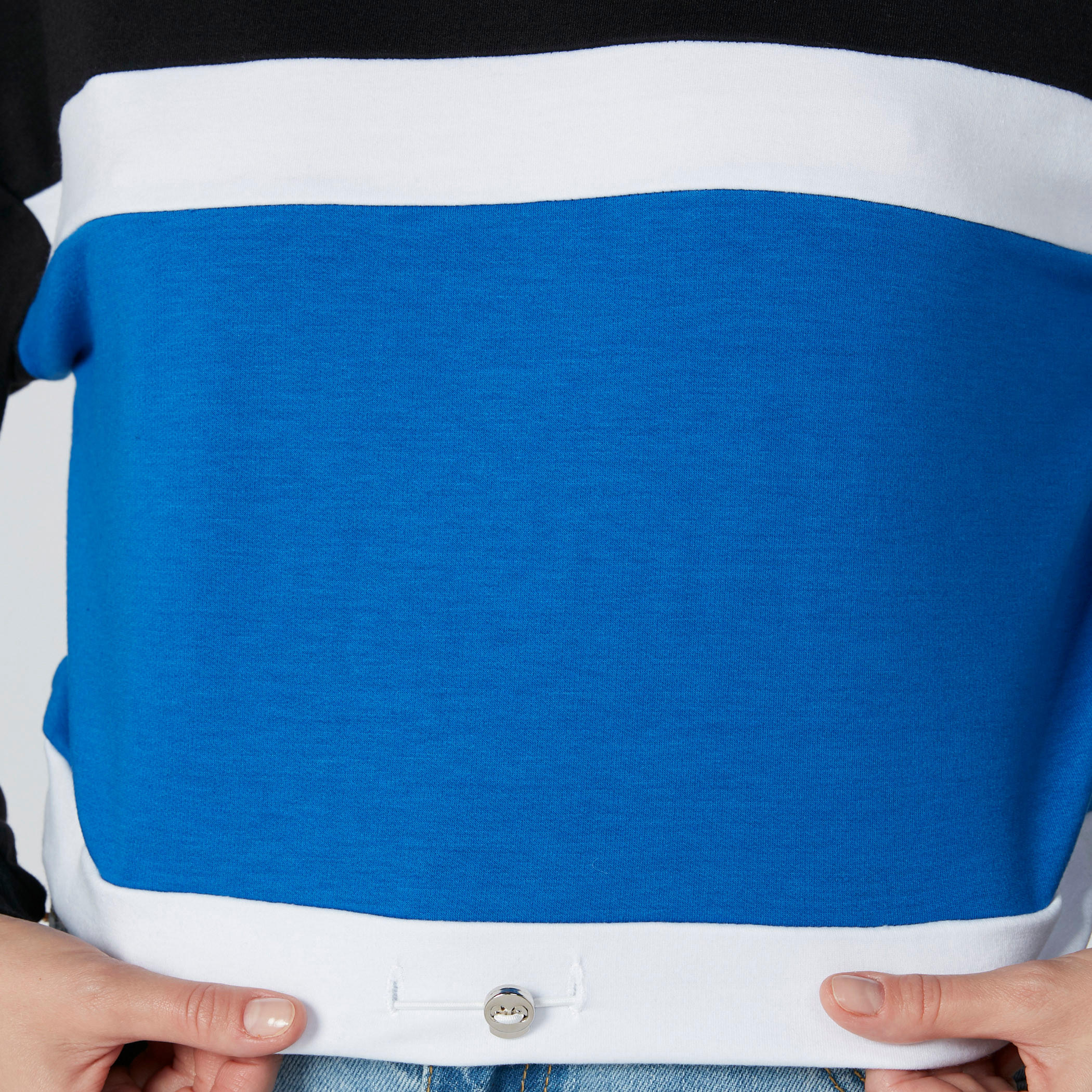 بلوزة بياقة مستديرة وأكمام طويلة وأزرار-women-clothing-tshirts-image-4